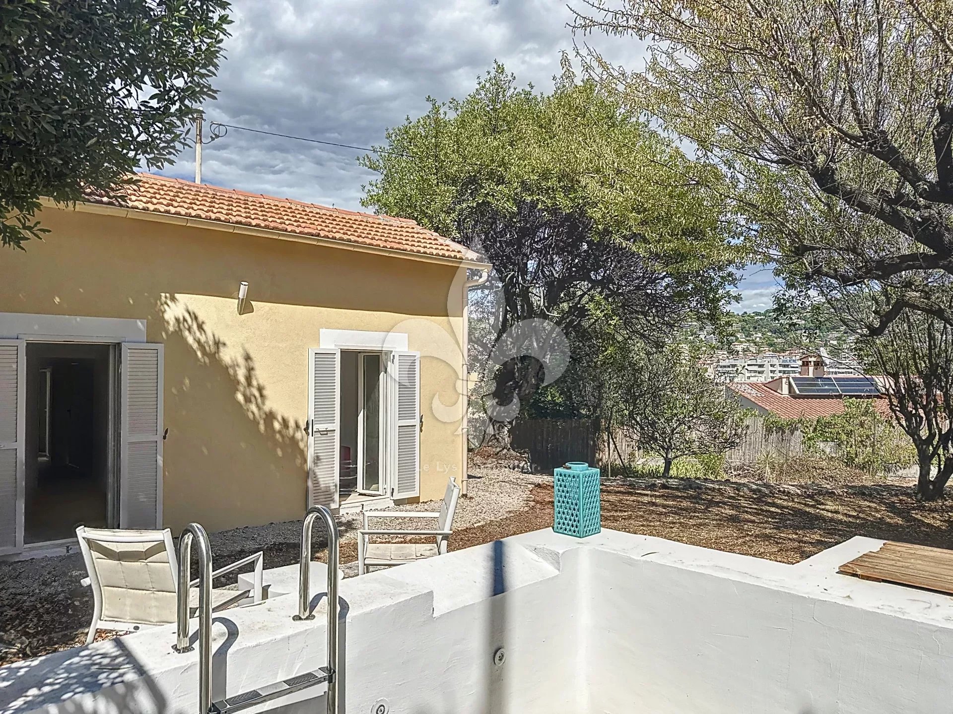 Le Cannet: Pleasant 3-room house with a little pool