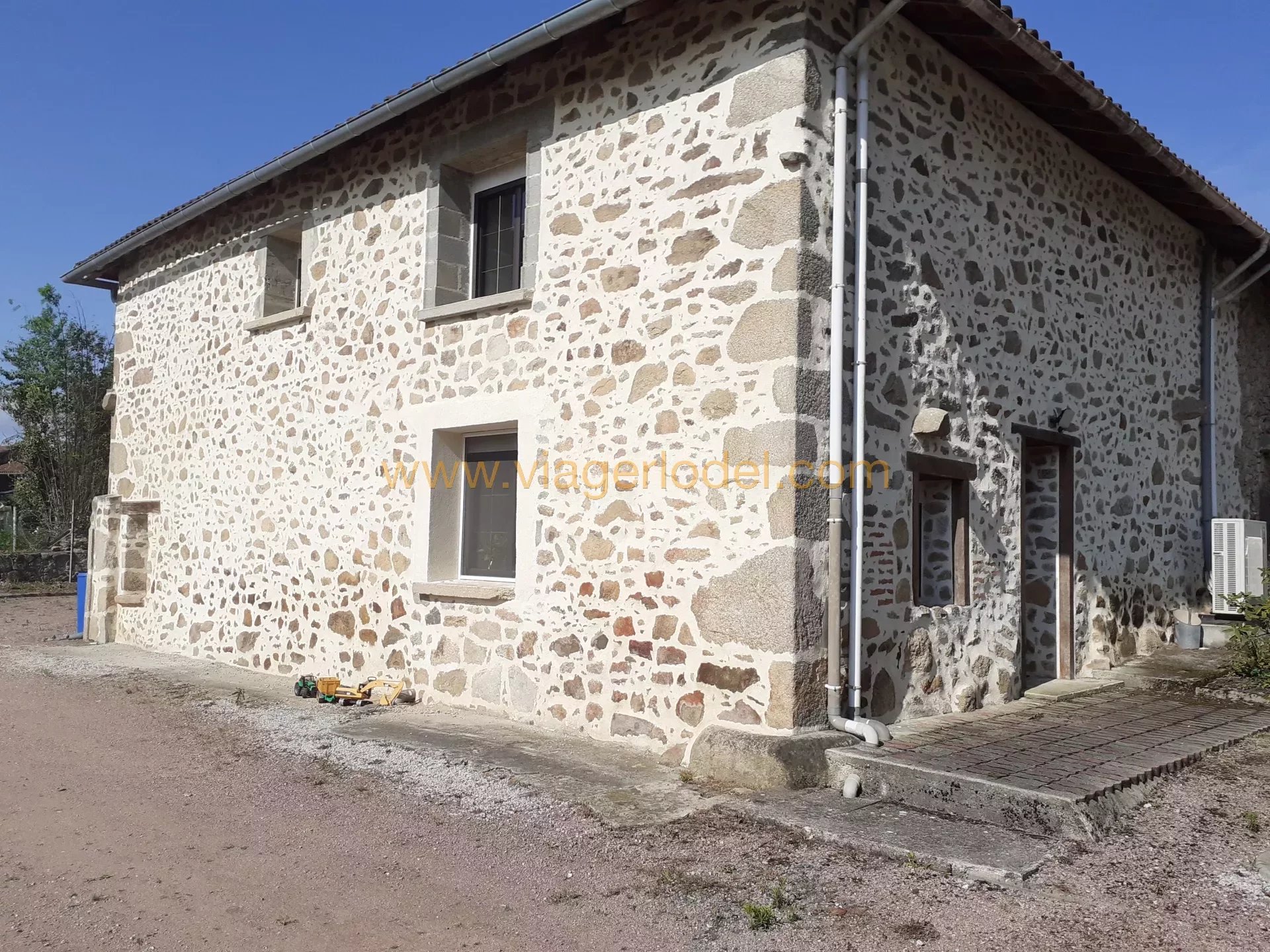 Ref.: 9195 - LIFE ANNUITY - SAINT MATHIEU (85) - Occupied and rented houses