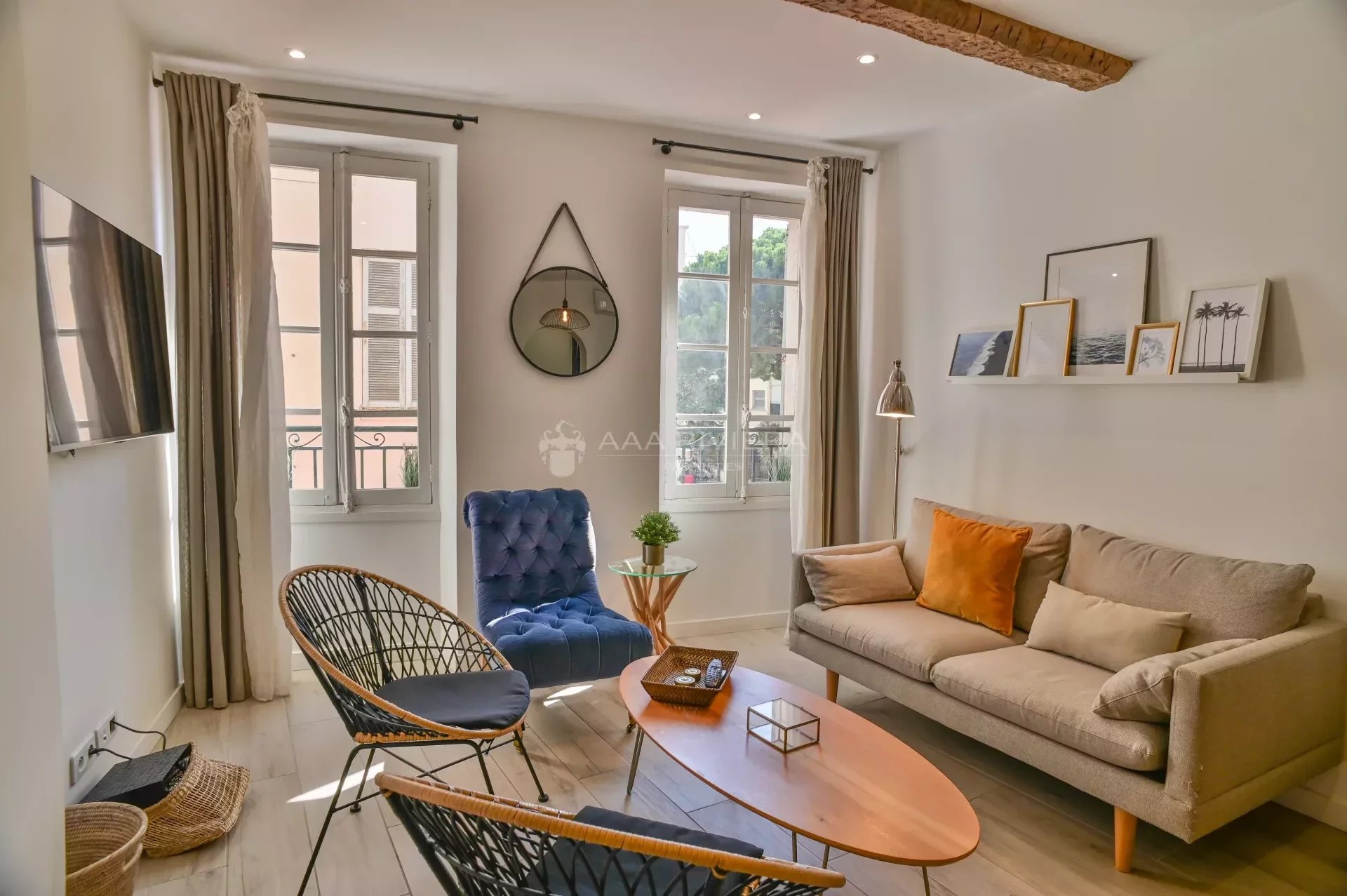 CANNES -SUQUET- 3 rooms renovated in the heart of the old town