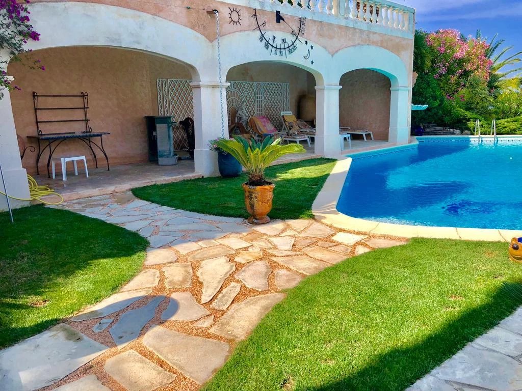 SEA VIEW VILLA WITH POOL AT LES ISSAMBRES