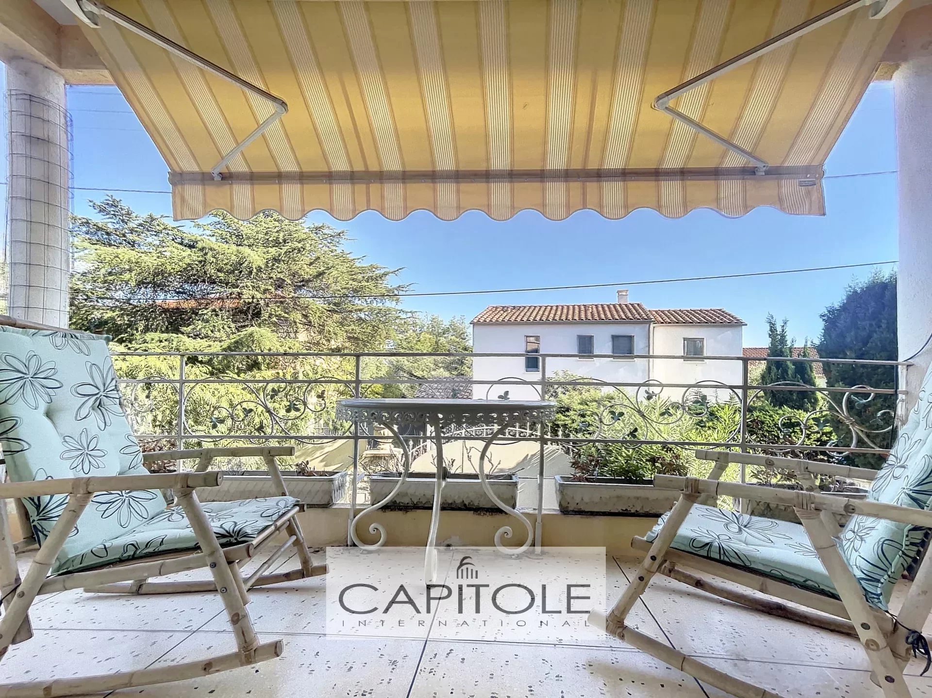 ANTIBES - For sale - Semi-detached house with south facing terrace, calm residential area , close to the sea