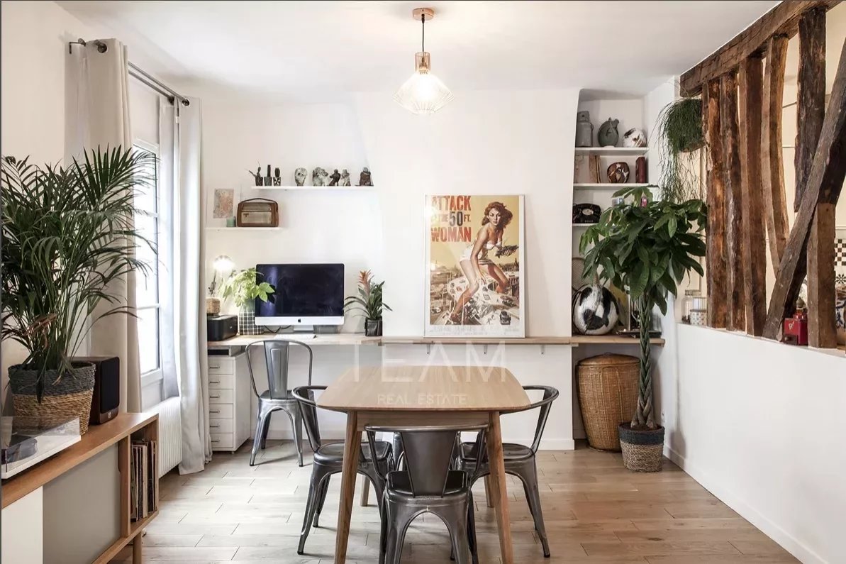 3 ROOMS 53 M² IN THE HEART OF MONTMARTRE 100 M FROM THE PLACE DES ABBESSES