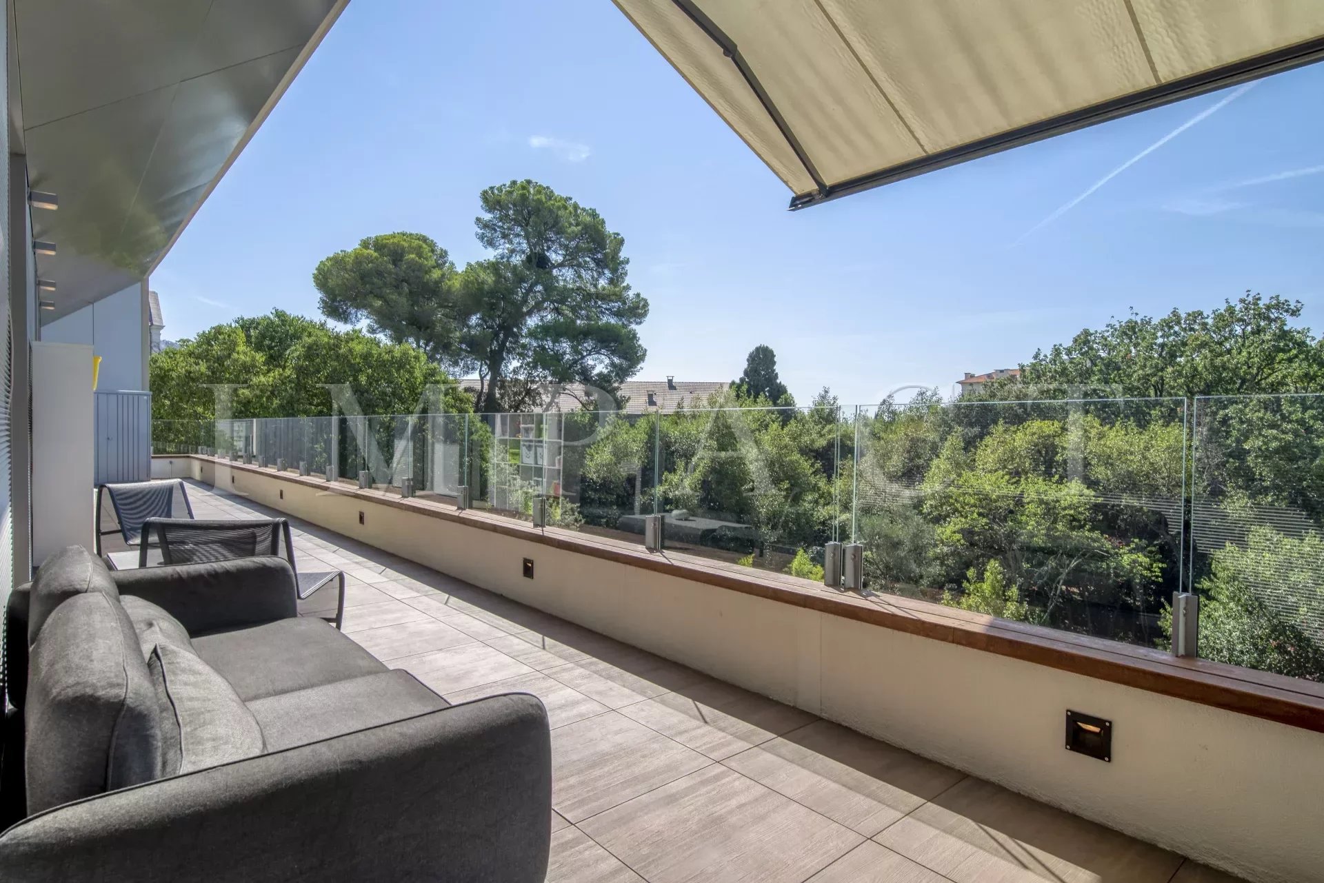 Cannes Oxford apartment for sale