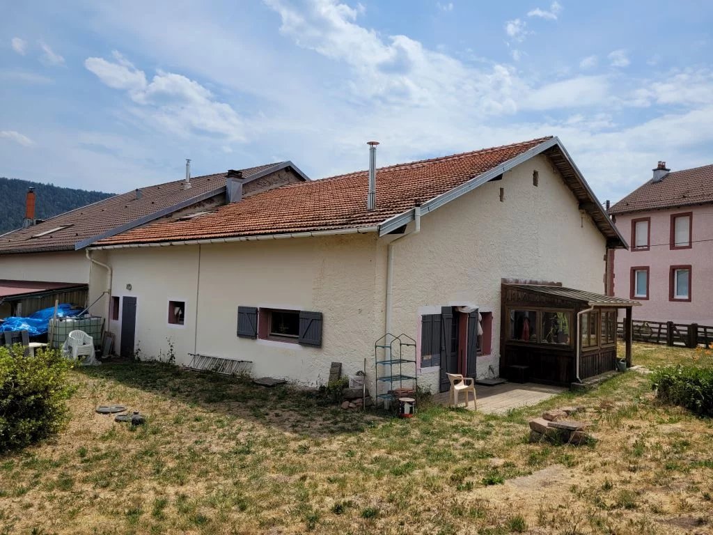 VOSGES - Rustig gelegen oude dorpsboerderijtje op 977 m2 grond