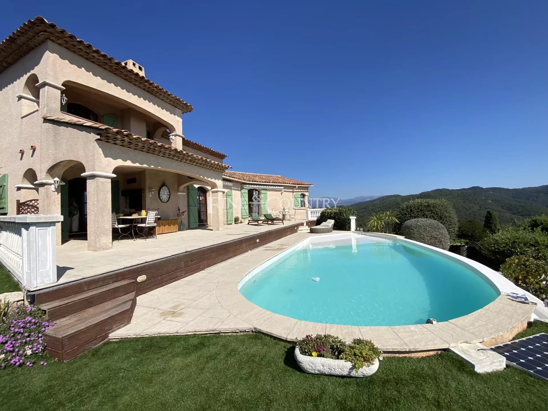 Charming Provençale Villa for Sale in les Adrets-de-l'Esterel,  with sea view Accommodation in Cannes