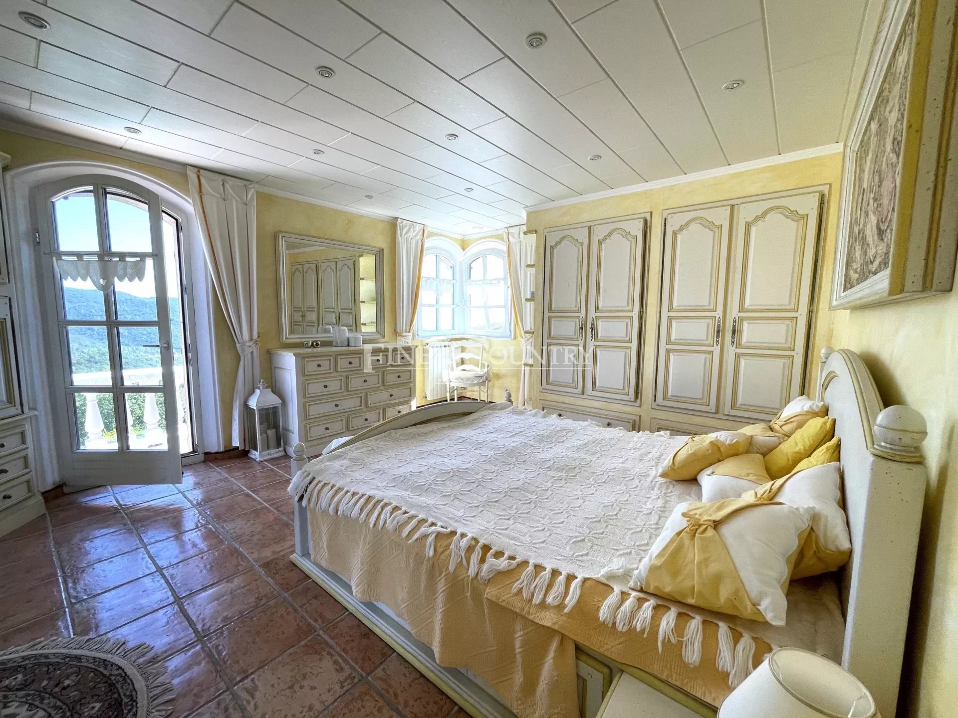 Charming Provençale Villa for Sale in les Adrets de l'Esterel,  with sea view