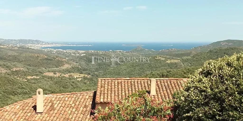 Photo of Charming Provençale Villa for Sale in les Adrets-de-l'Esterel,  with sea view