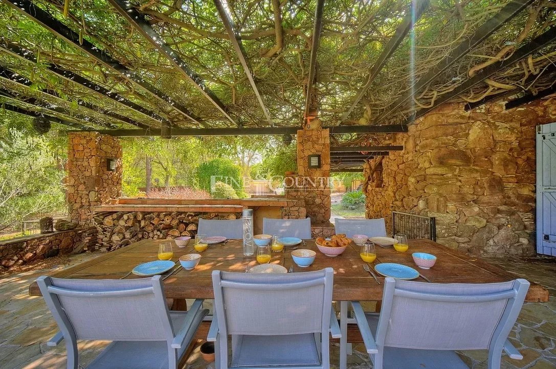 Photo of Villa for sale in Roquebrune sur Argens