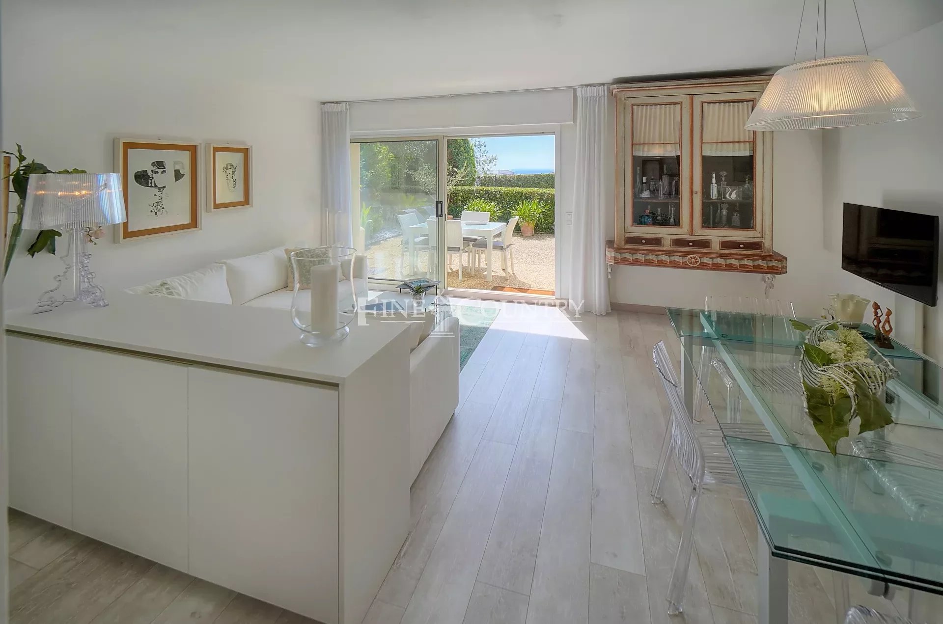 Sea View Apartment For Sale in Cannes