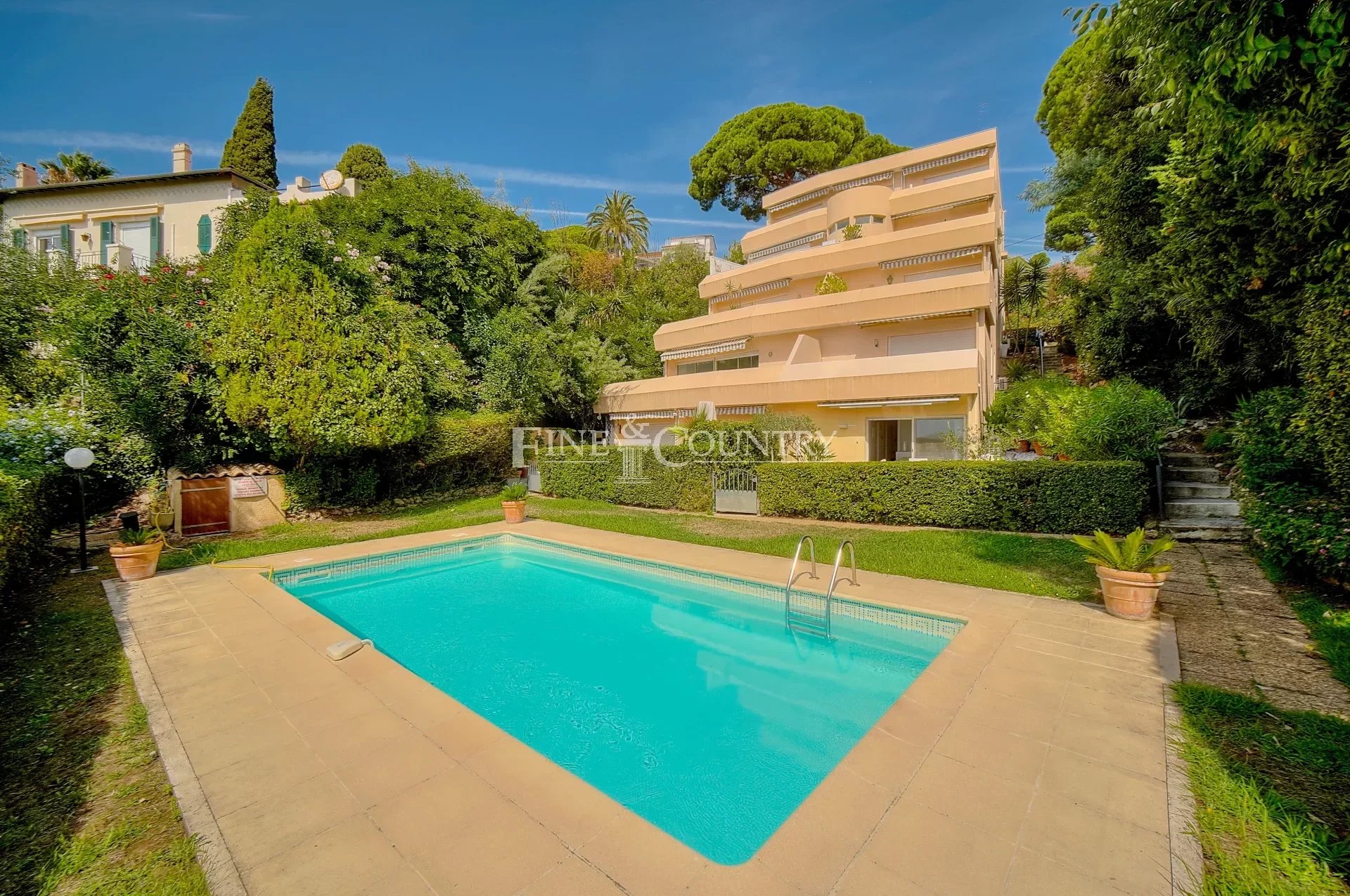 Sea View Apartment For Sale in Cannes
