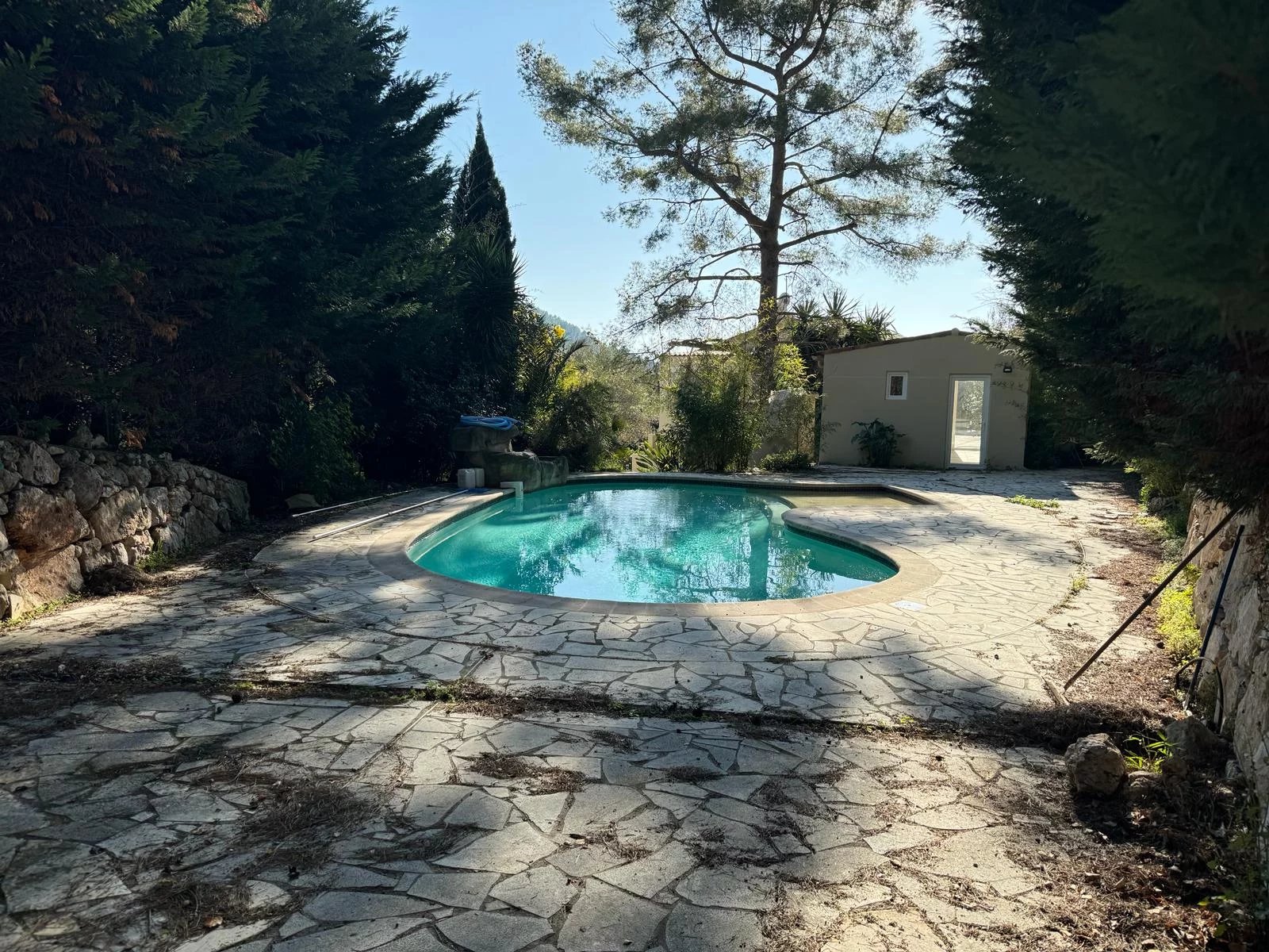 LA TURBIE "Les Serriers":  Villa meublée -  piscine - 3 chambres - Appartements indépendants - Calme - Piscine