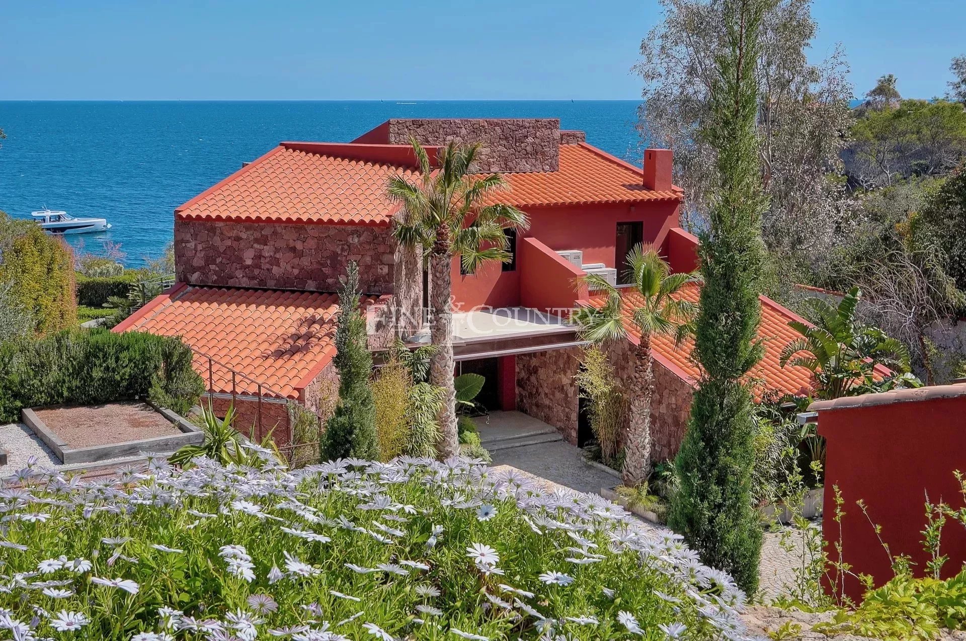 Photo of Seafront Villa for sale in Theoule-sur-Mer