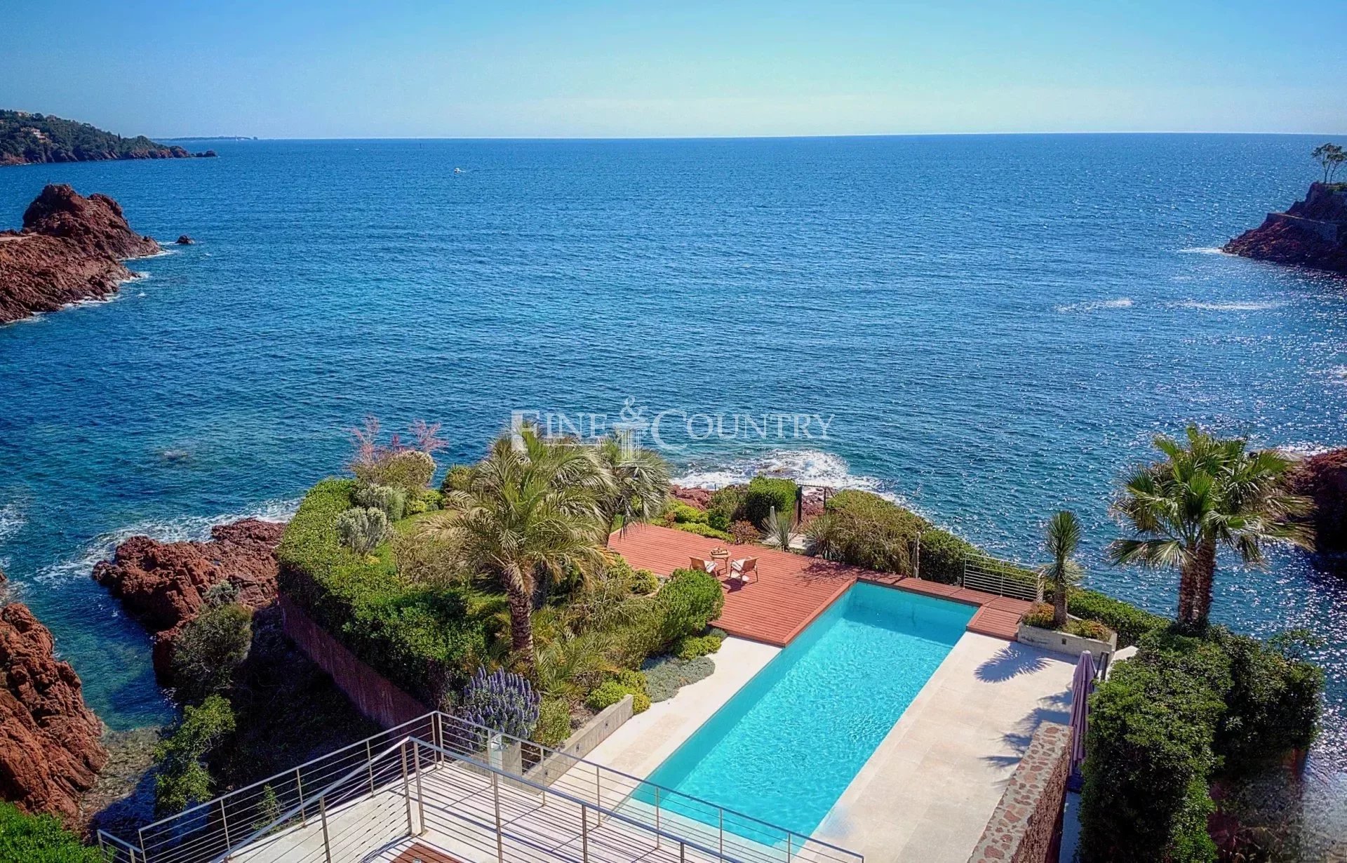 Photo of Seafront Villa for sale in Theoule-sur-Mer
