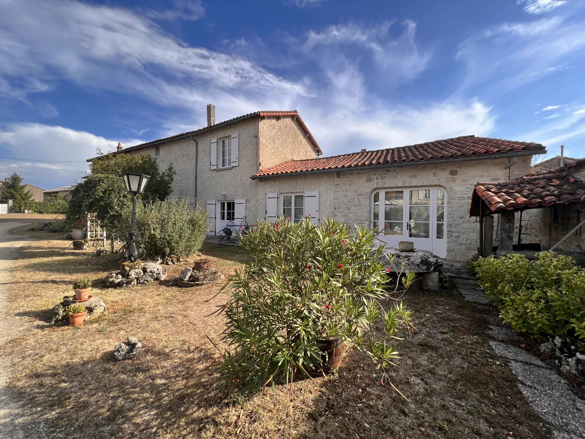 3 bedroom house with barn, shed, workshop and spacious grounds in Salles de Villefagnan