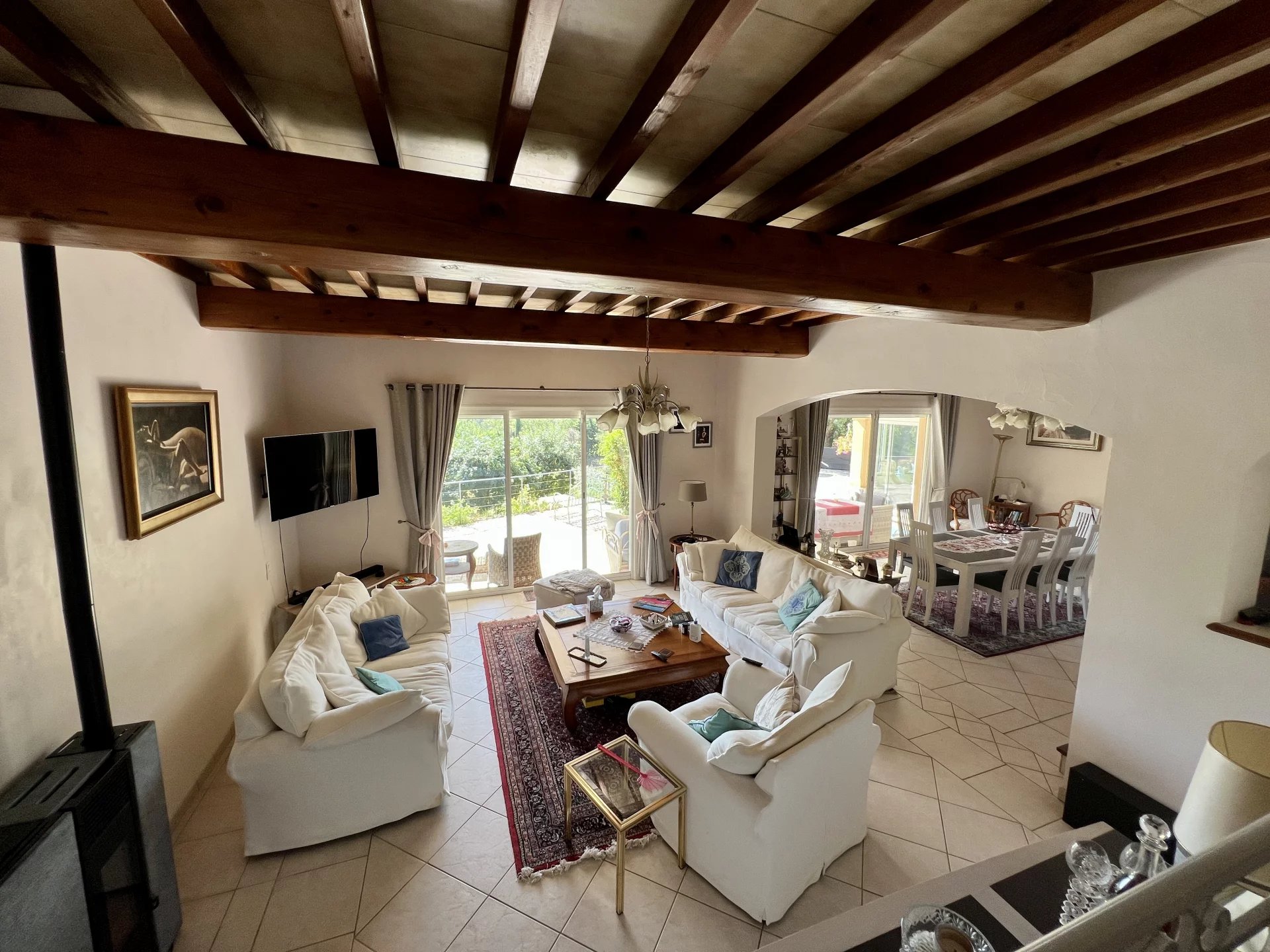 Walking distance from Cotignac in a quiet area