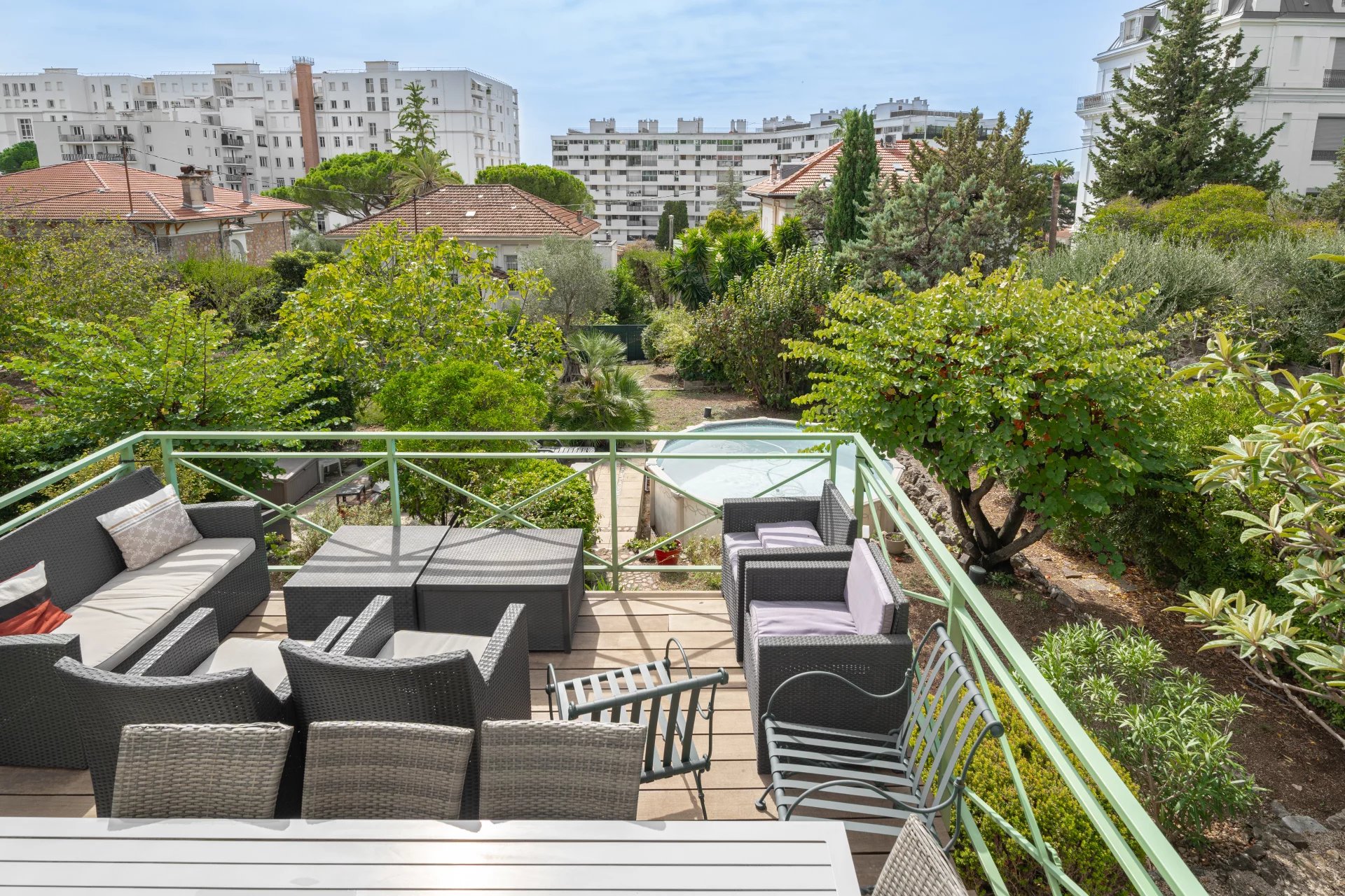 Cannes : Secteur Montfleury: Villa 213m2 ,emplacement n°1 , Calme, jardin, piscine,stationnements privées !