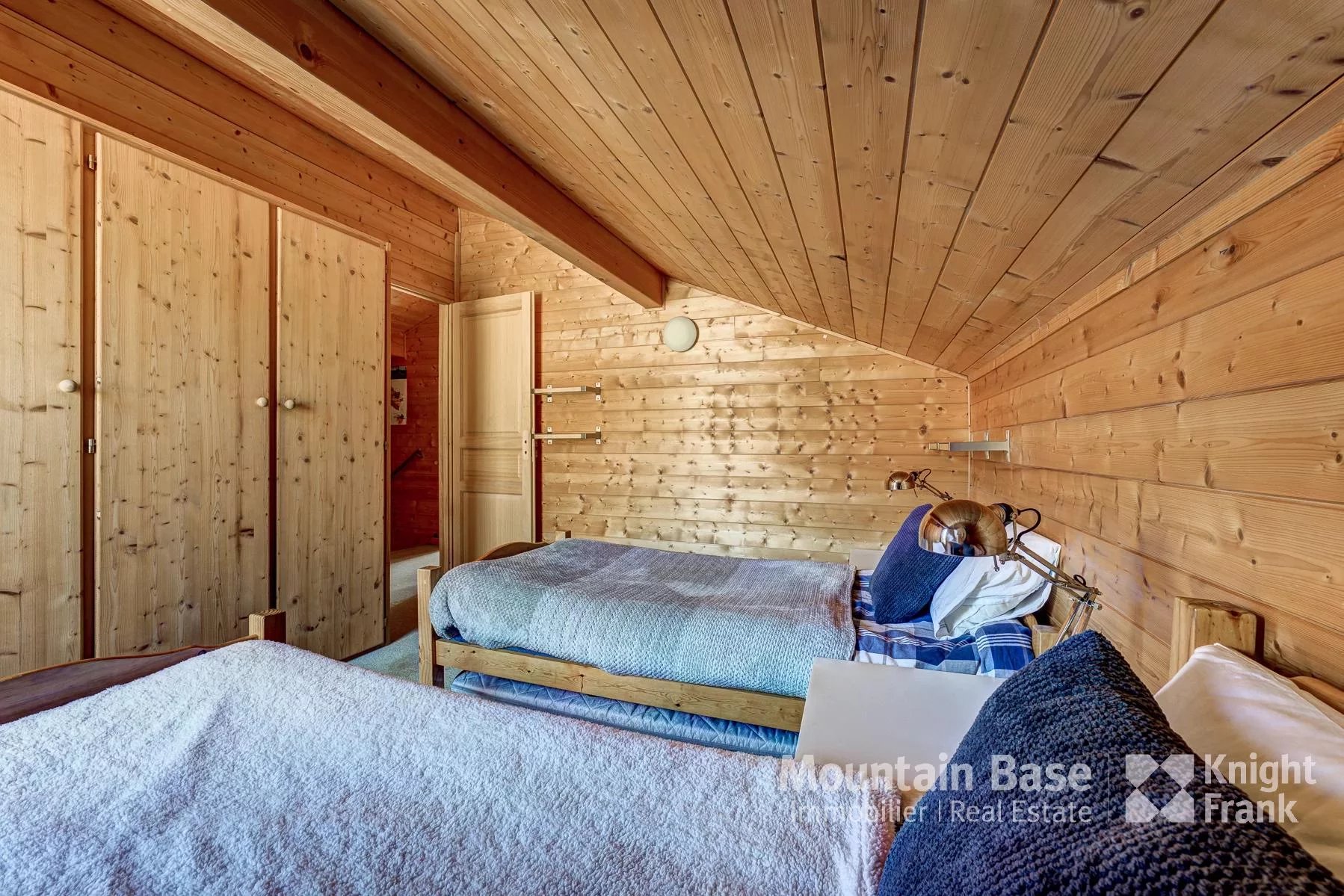 Photo of Charming 3 bedroom chalet with basement storage