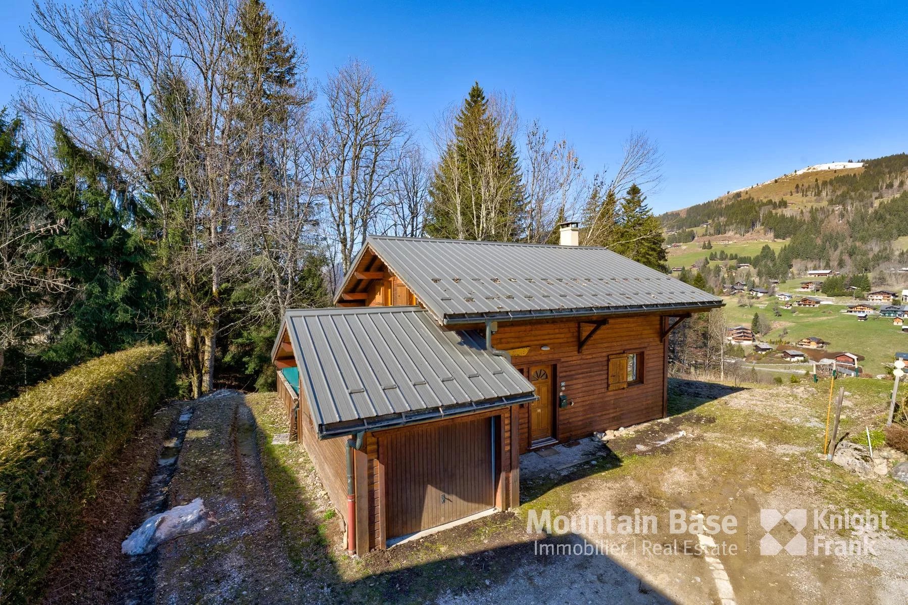 Photo of Charming 3 bedroom chalet with basement storage