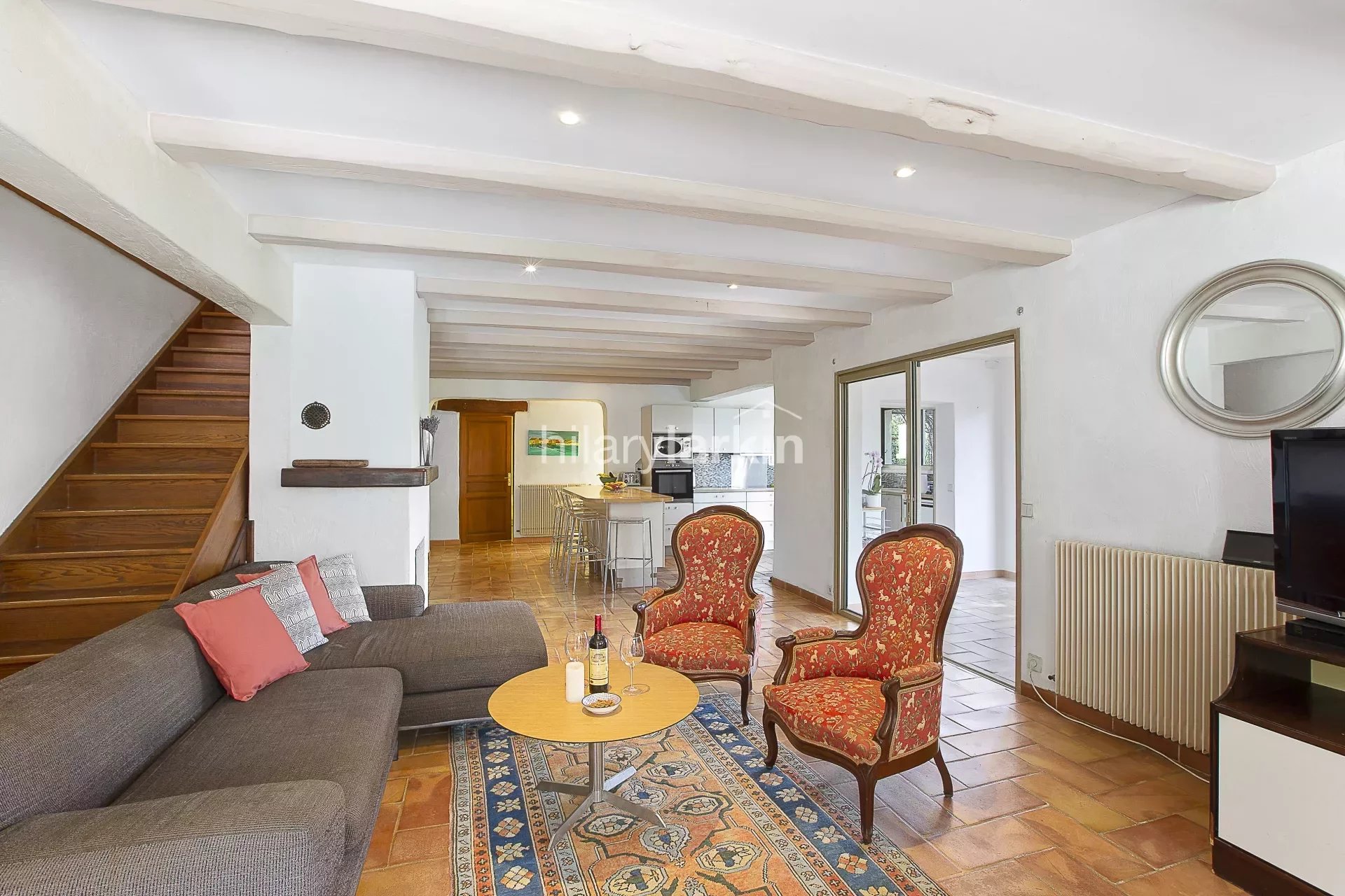 Spacious 4 bed family home with swimming pool close to Valbonne village