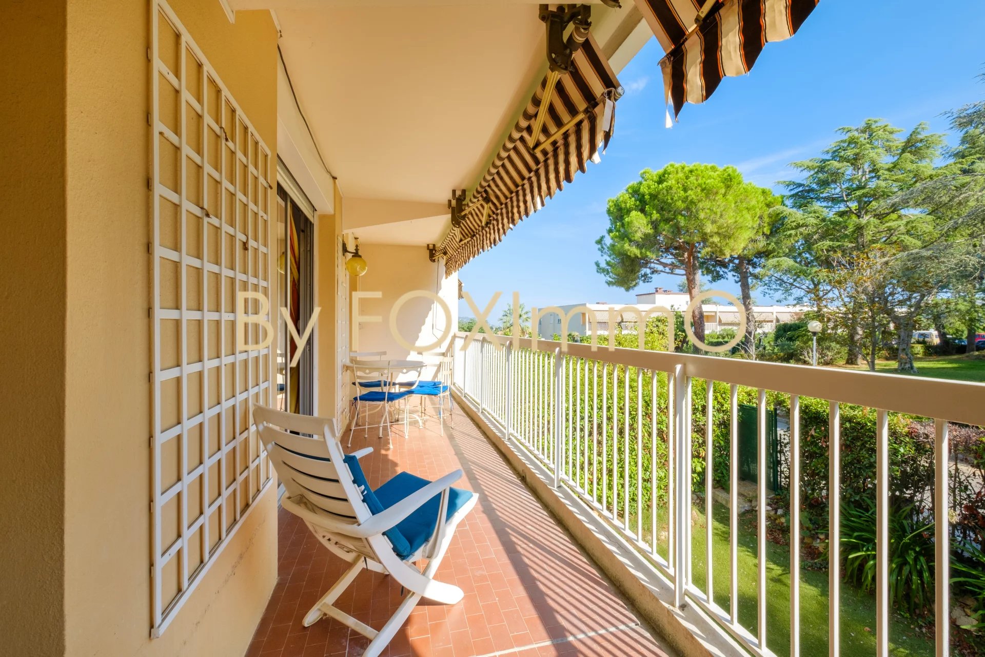 Sur la Côte d"Azur, superbe appartement 3 pièces de 91m² avec un garage, une cave et une piscine