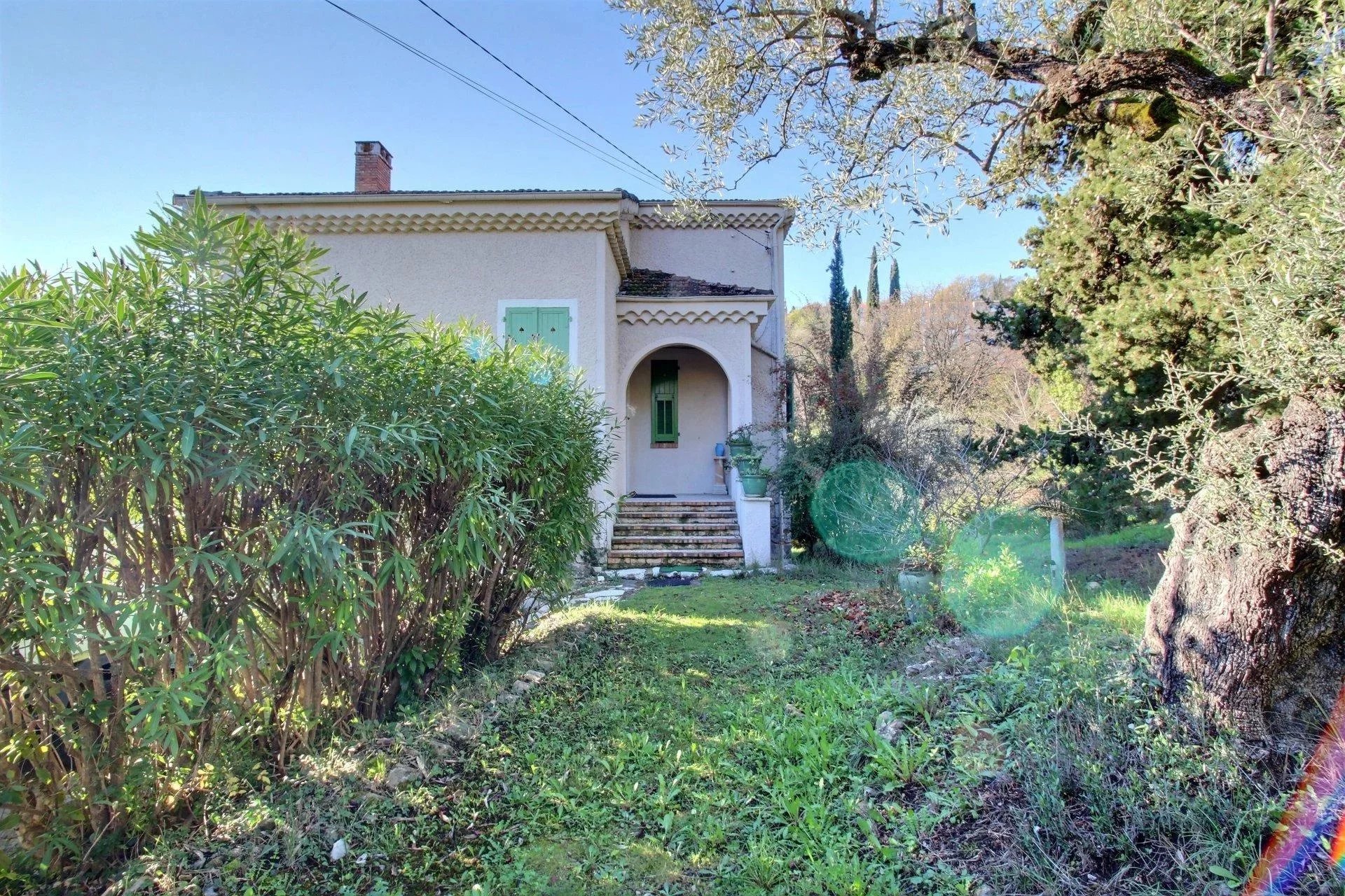 Vence - Villa with pool - to renovate