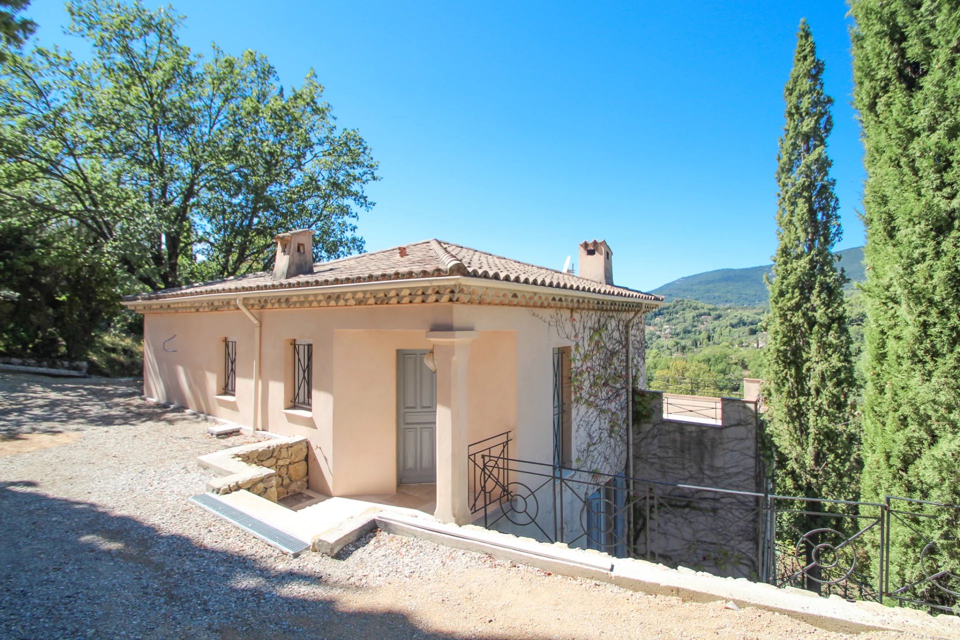 Pittoreske Provençaalse / Toscaanse villa aan de rand van Fayence, rustig gelegen