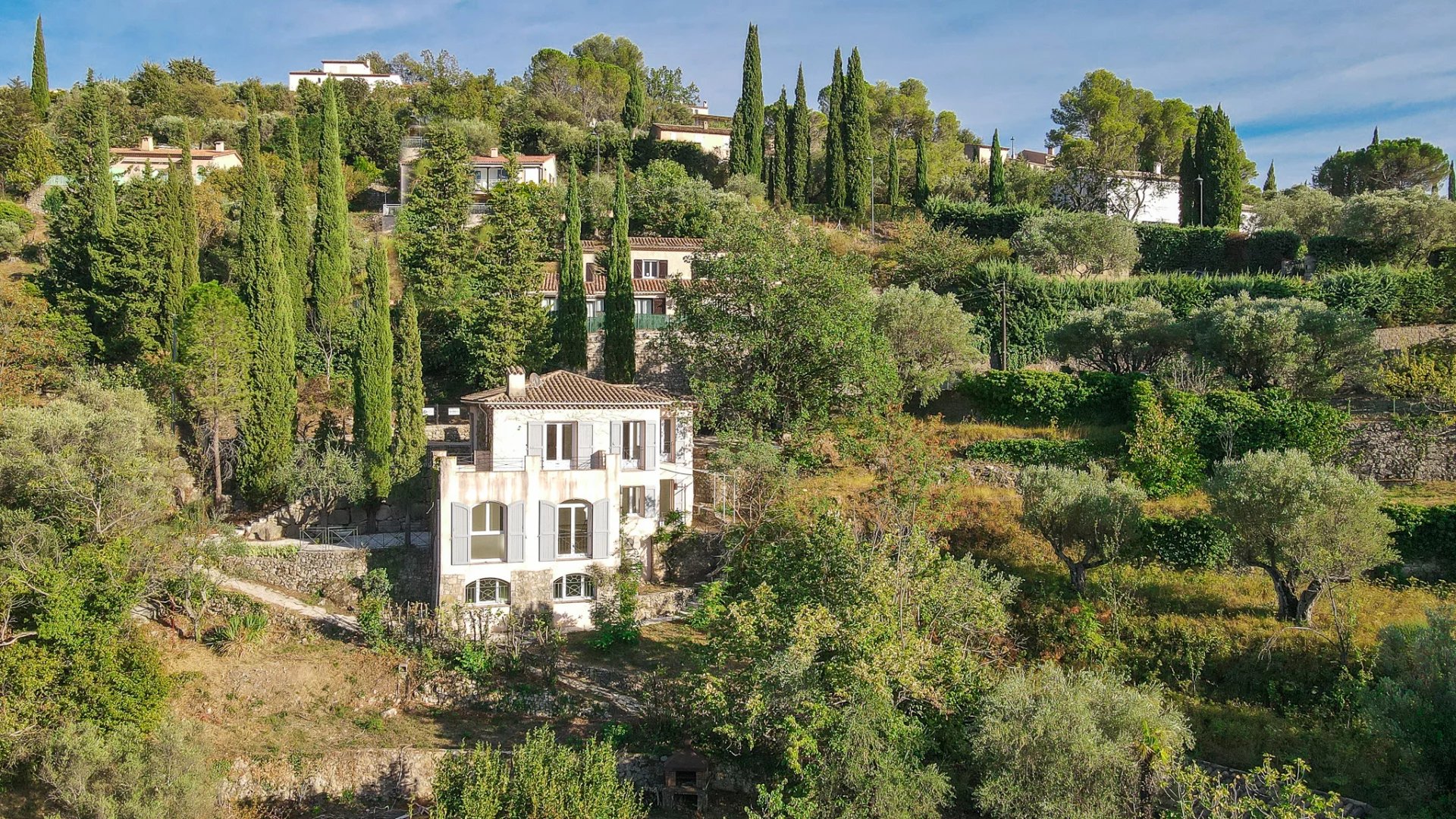 beautiful villa in the picturesque hill side close to Fayence center