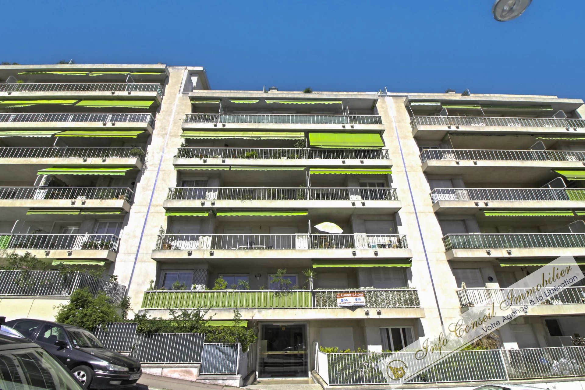PARC IMPERIAL - PIOL. AVANT DERNIER ETAGE asc. 2P 55m². VUE MER. balcon terrasse GARAGE. 275.000 €
