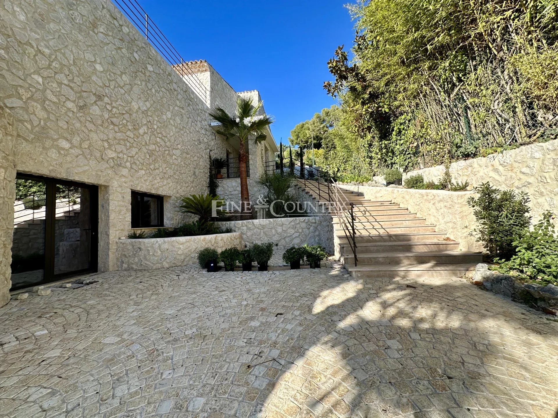 Photo of Luxury villa for sale by St Paul de Vence,  with panoramic views