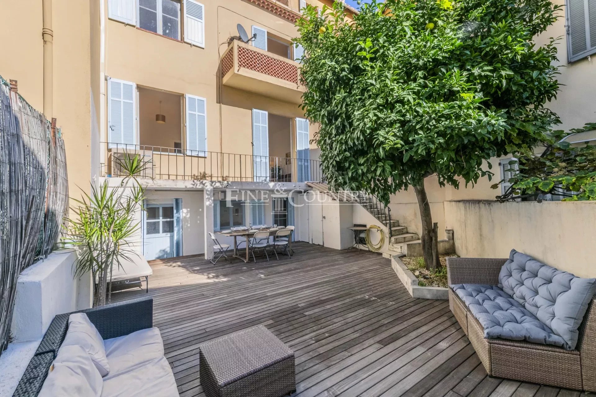 Townhouse For Sale in Cannes