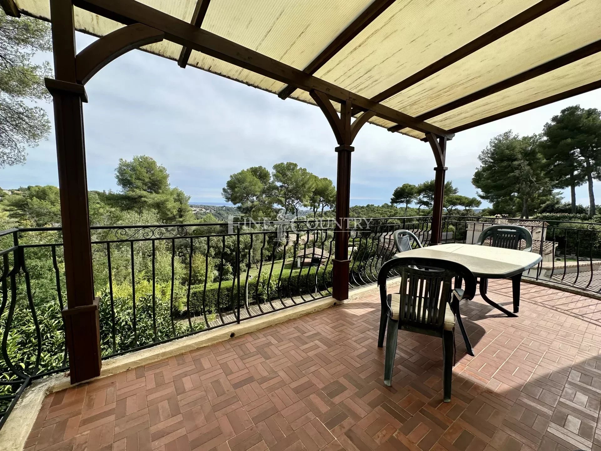 Photo of House for sale in Saint Paul de Vence with open view, to renovate