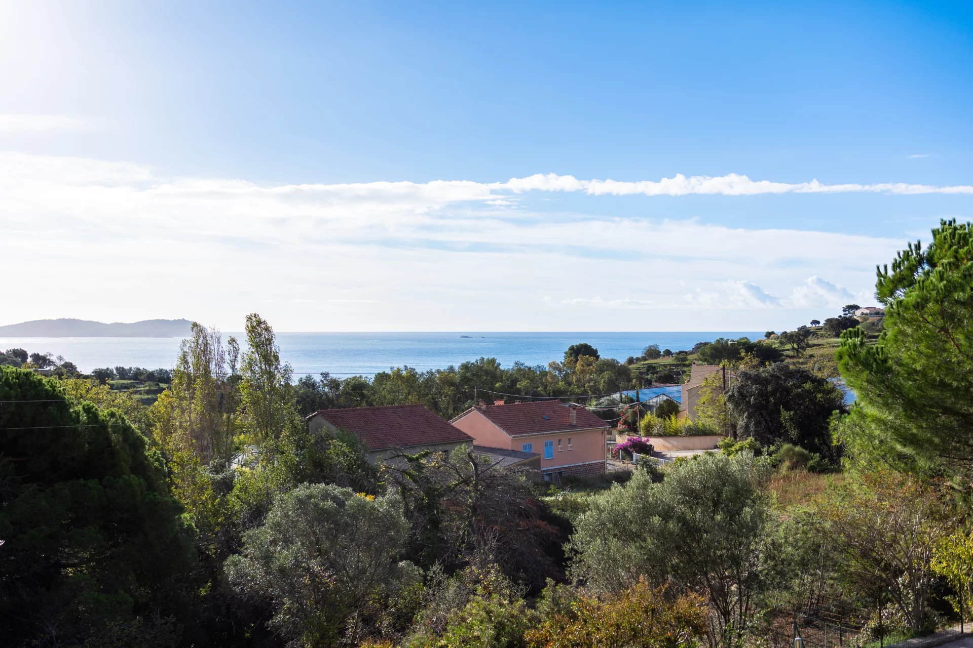 Exclusive to IMMOCOACH: Sea view villa in a countryside setting.