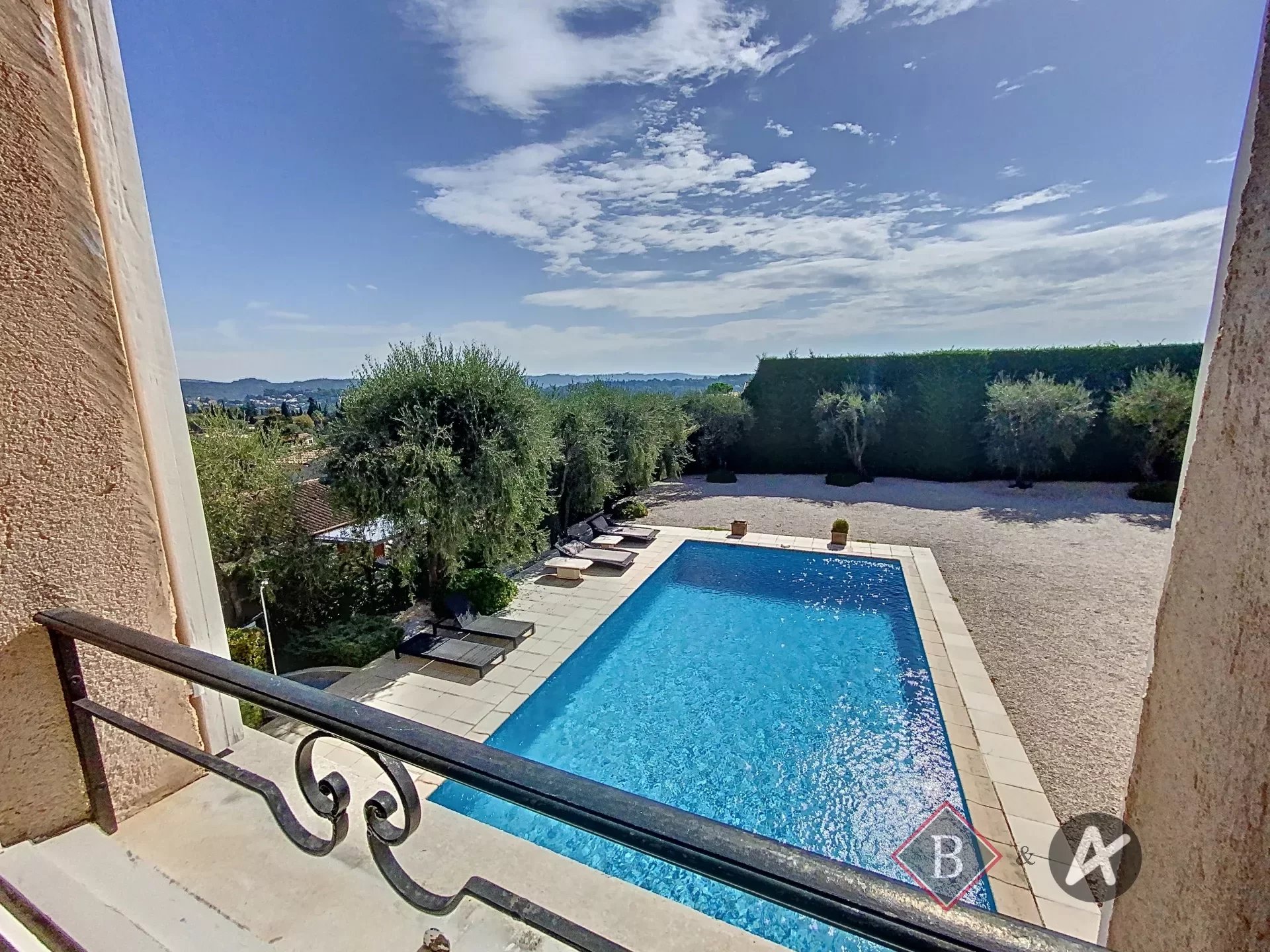 GRASSE St Jacques - Bel appartement 3 Pièces dans villa avec piscine