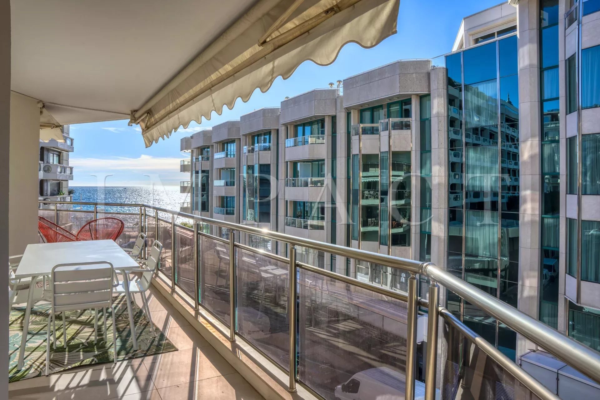 Sea view apartment for sale - Cannes Back Croisette
