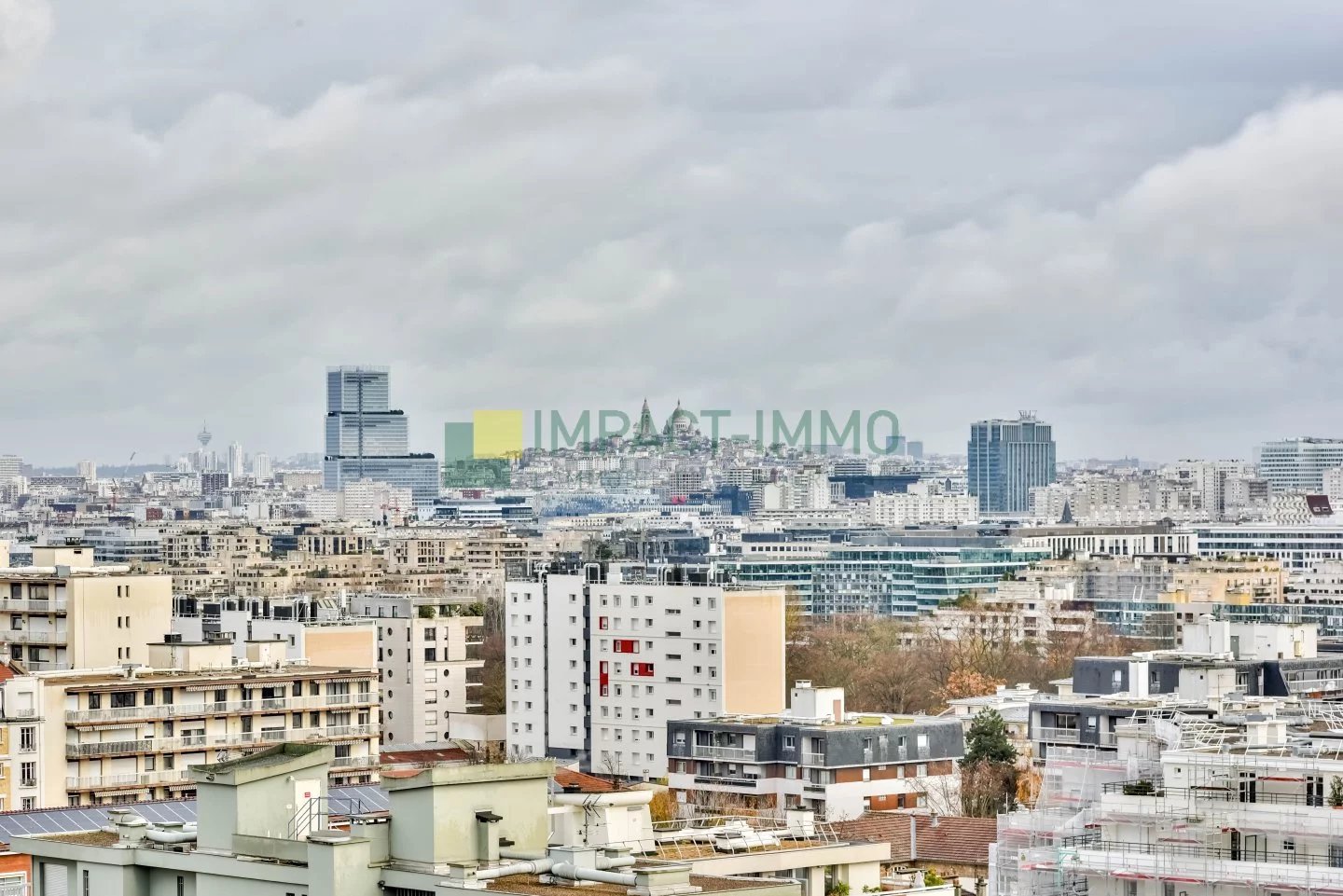 Deux pièces avec vue panoramique sur Paris