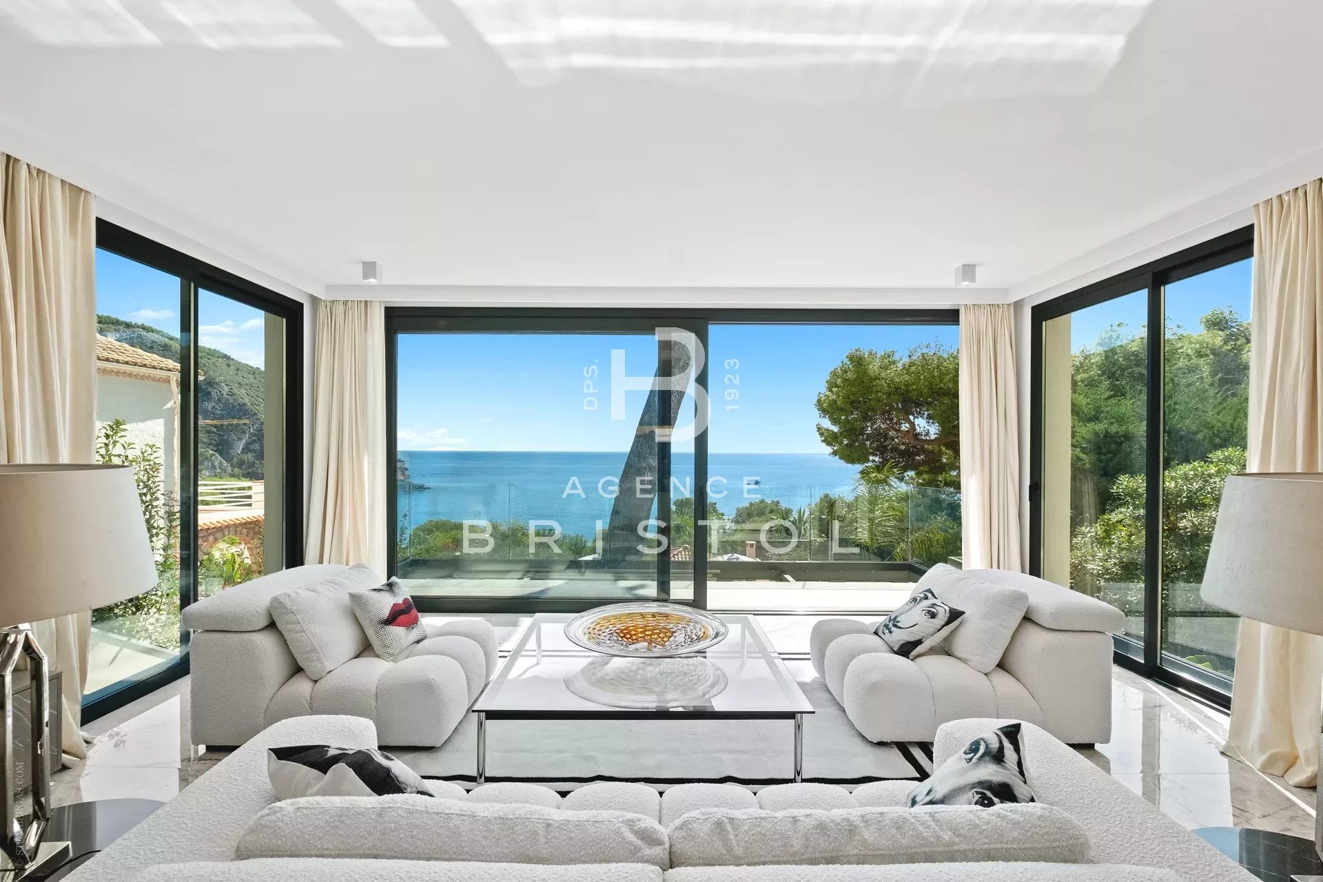 Villa in Eze - Newly Renovated - Sea View- Buy and  Sell with Agence Bristol