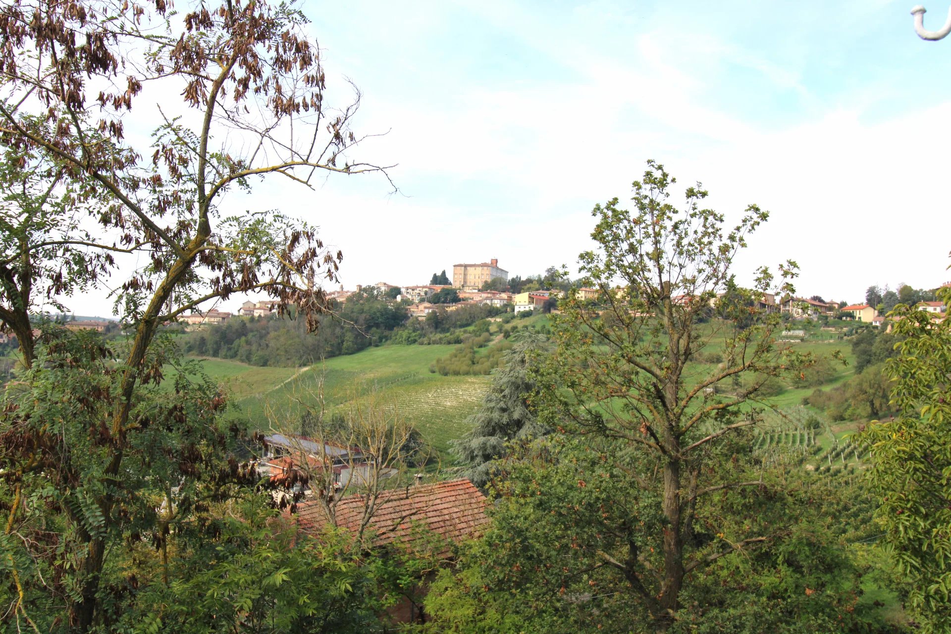 Casa Indipendente con Vista Panoramica su Castello di Govone