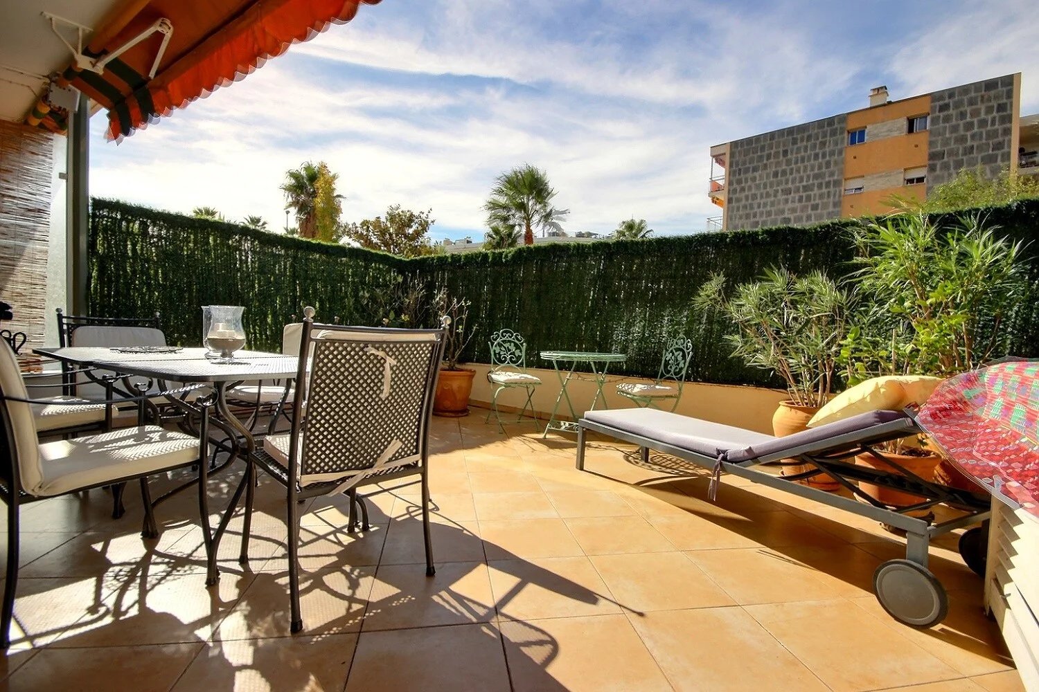 Cannes Basse Californie dans une résidence de Standing 2 pièces avec terrasse à vendre