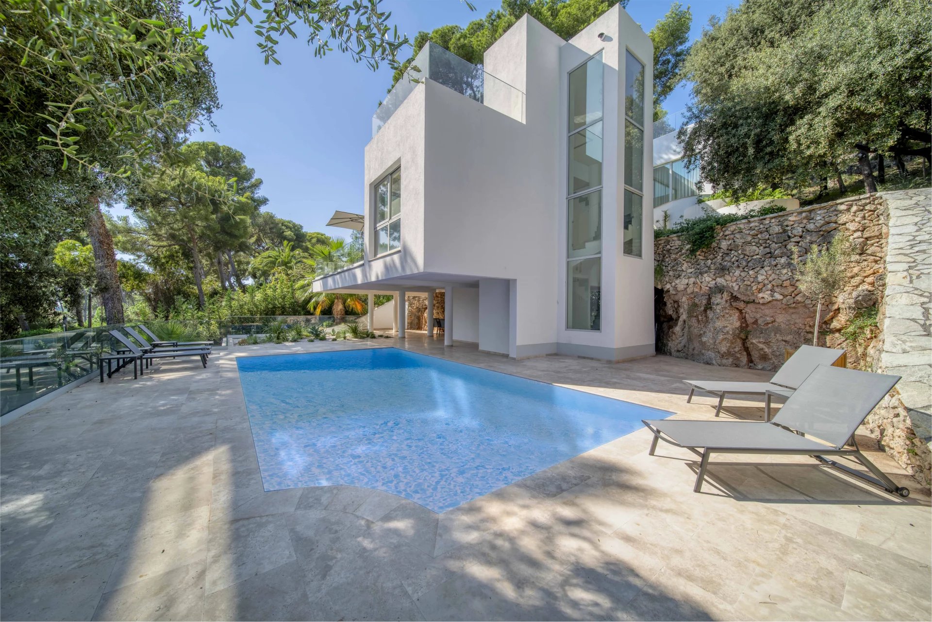 Contemporary villa Cap d'Antibes