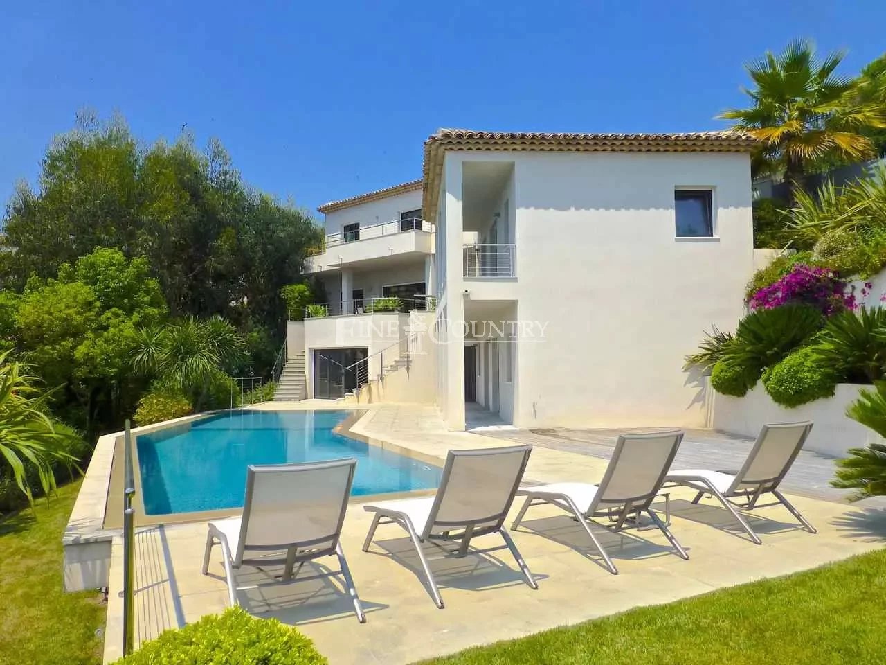 Sea View Villa for sale in Cannes