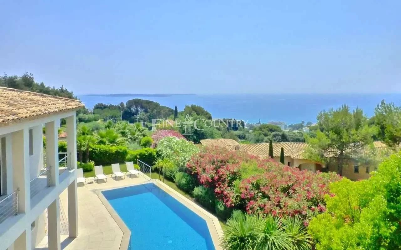 Sea View Villa for sale in Cannes