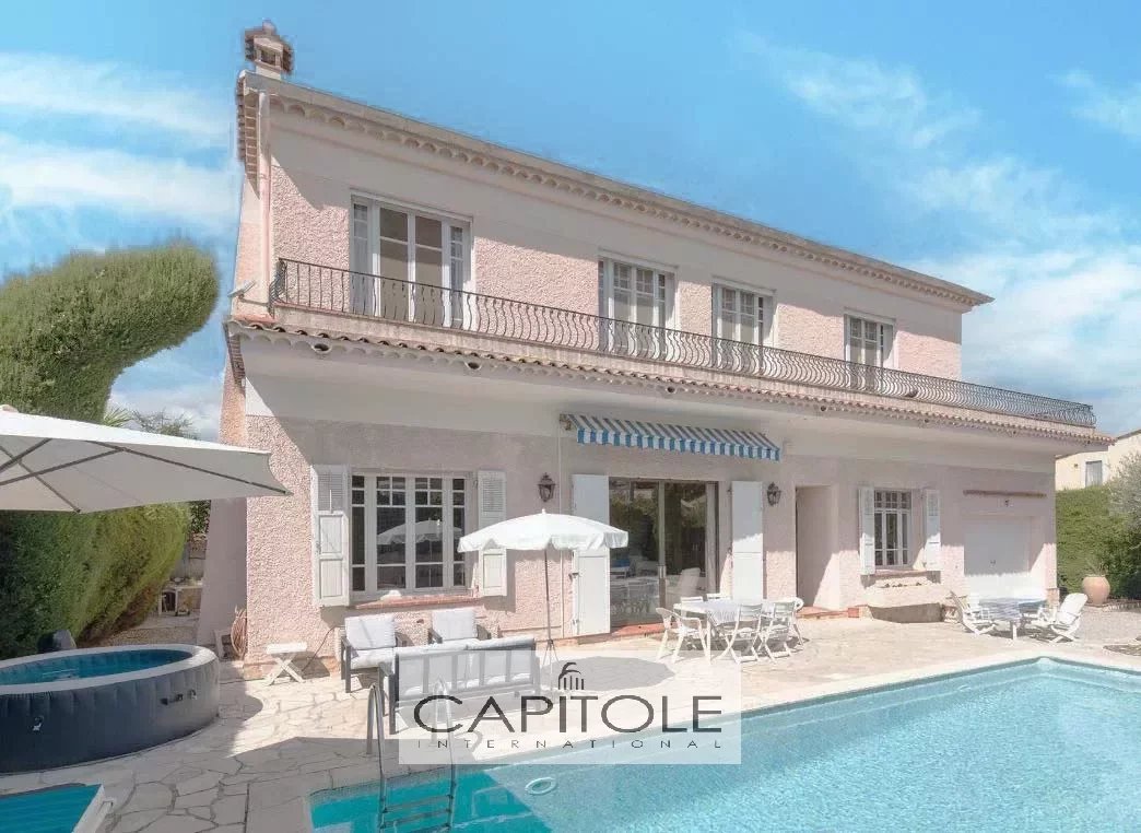 JUAN LES PINS, large 5 bedroom family house with pool