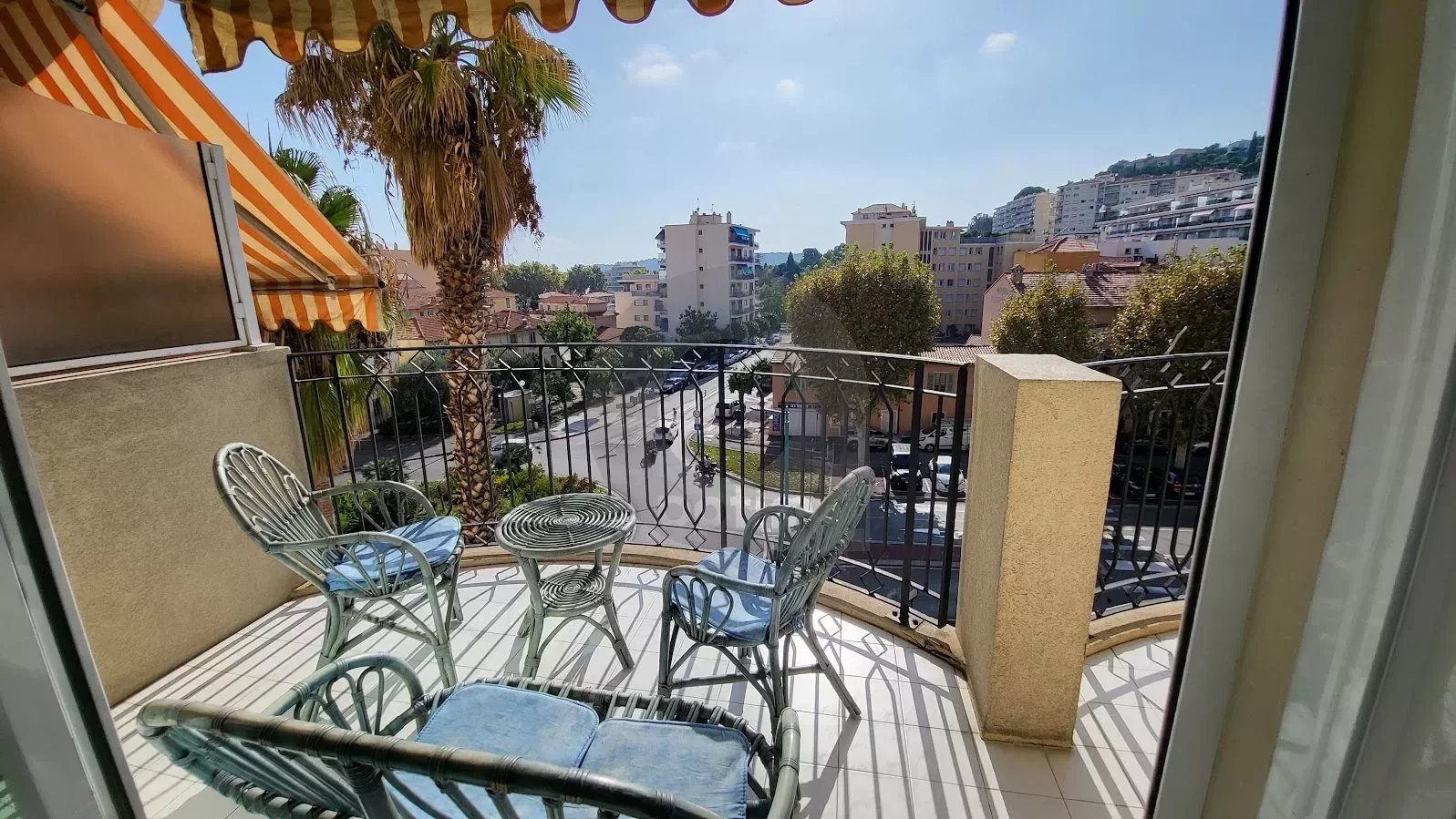 Menton - One bedroom apartment - terrace and garage