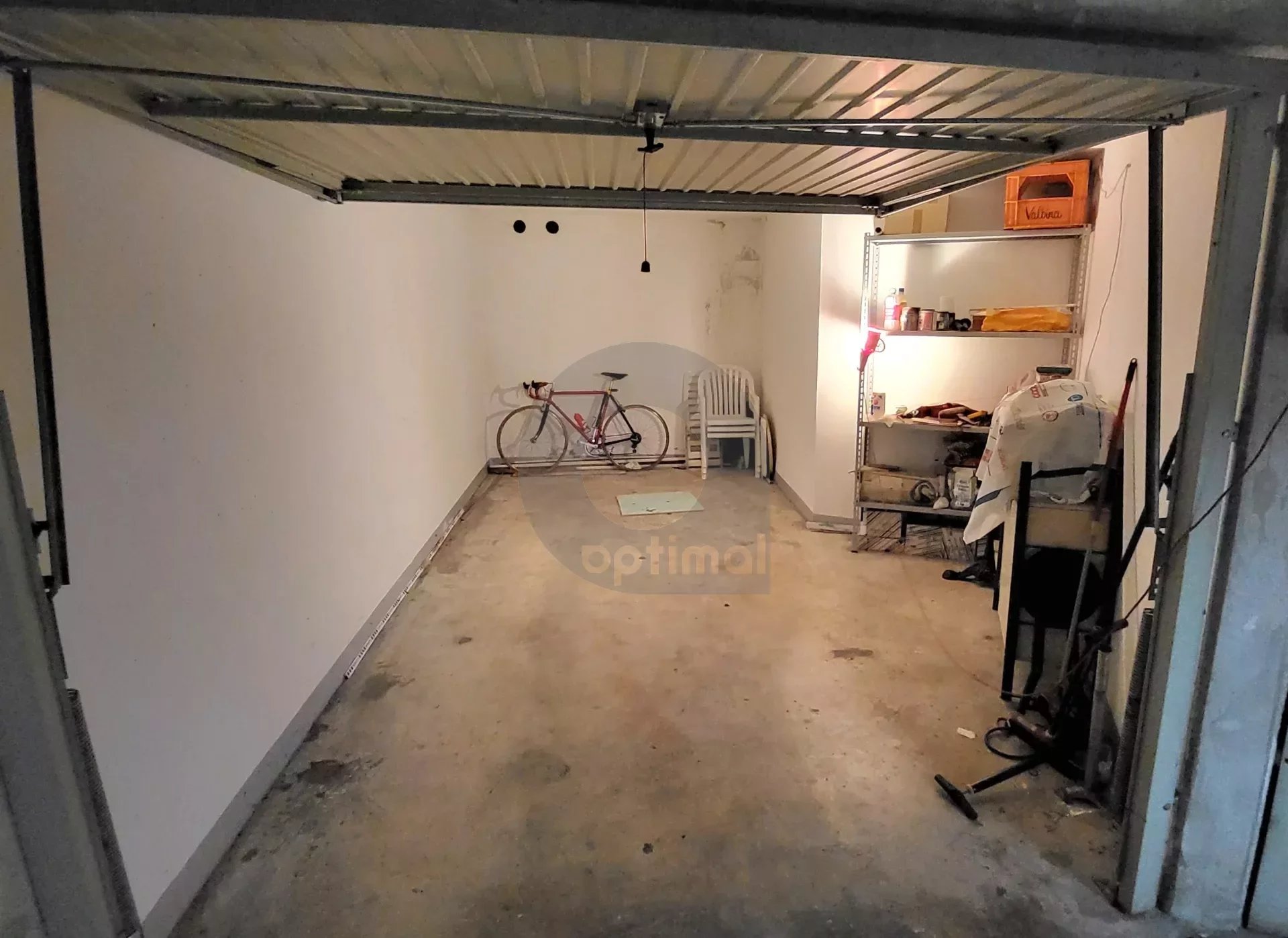 Mentone - vendesi bilocale con terrazzo e garage