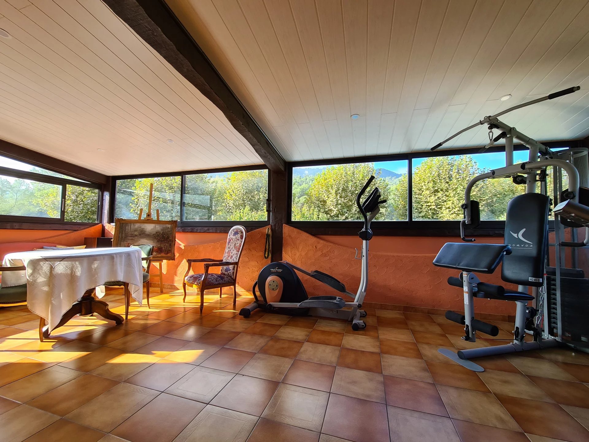 CONTES - Villa individuelle avec piscine, 3 garages, cuisine d' été