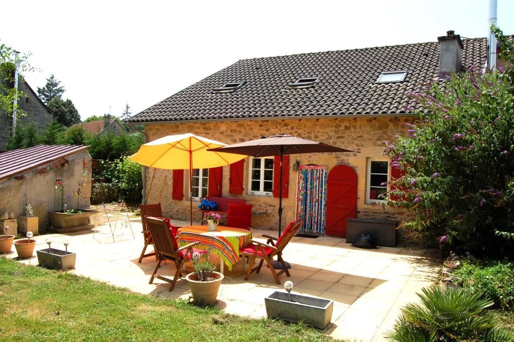 AVEYRON - Charming village house on 821 m2, calmly situated