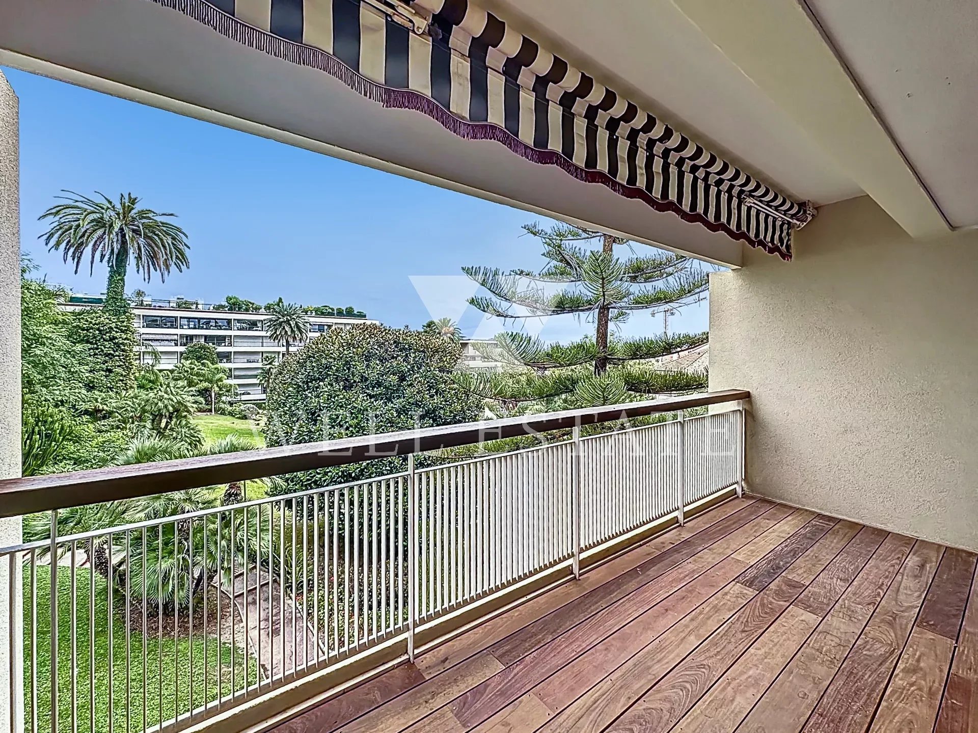 CANNES MONTFLEURY 1 BEDROOM APARTMENT OF 60M²  TERRACE WITH GARDEN VIEW