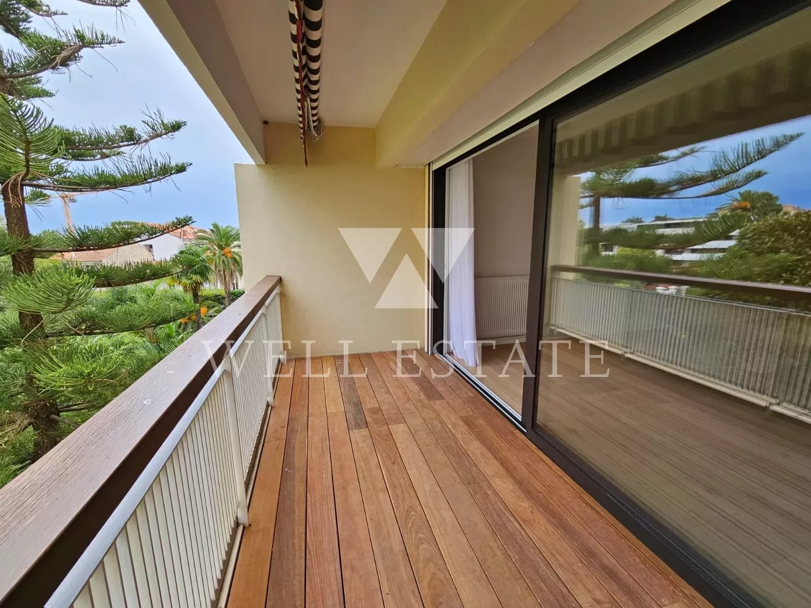 CANNES MONTFLEURY 1 BEDROOM APARTMENT OF 60M²  TERRACE WITH GARDEN VIEW