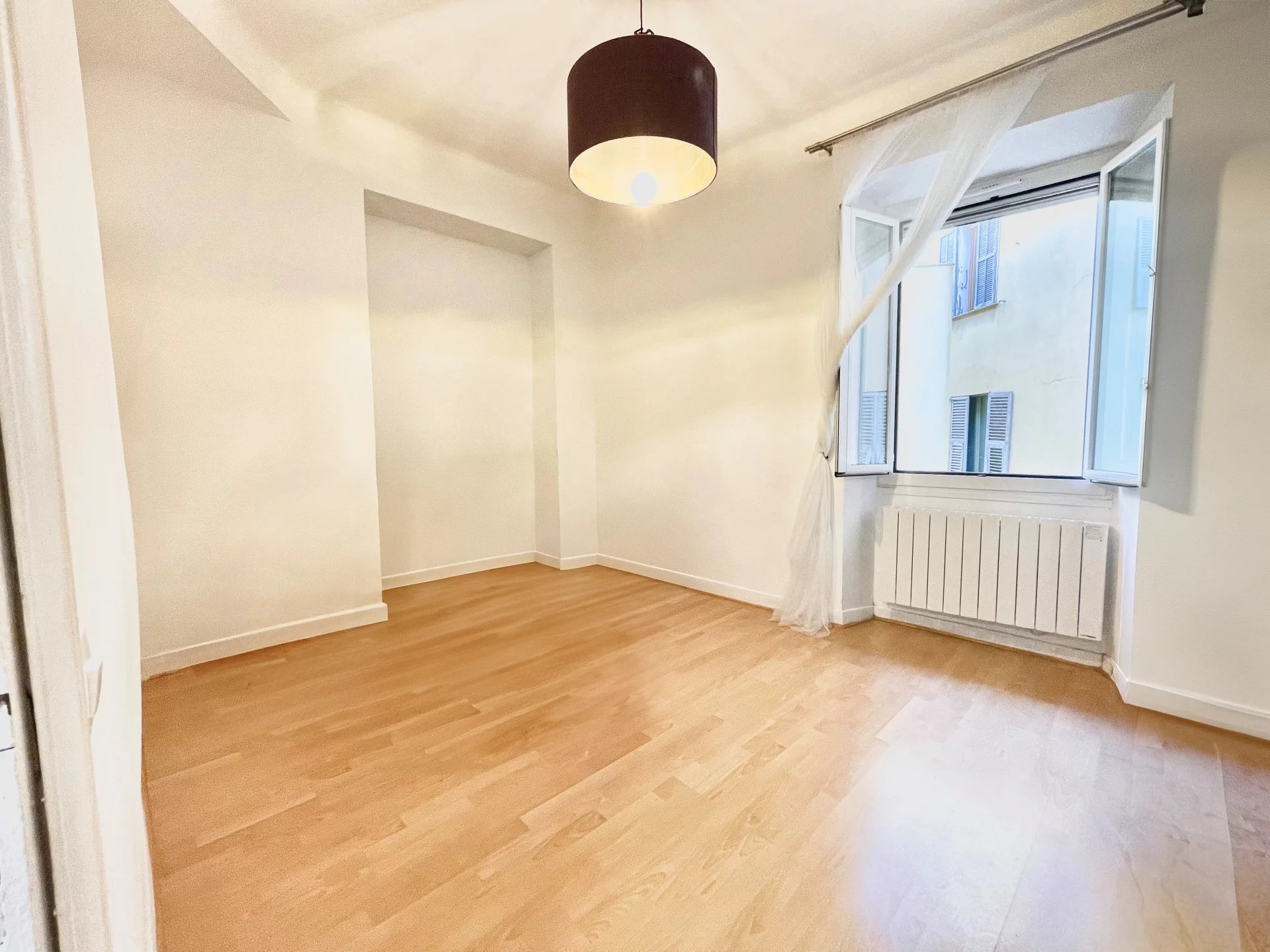 Vente Appartement 46m² 2 Pièces à Nice (06300) - Sesam'Immobilier