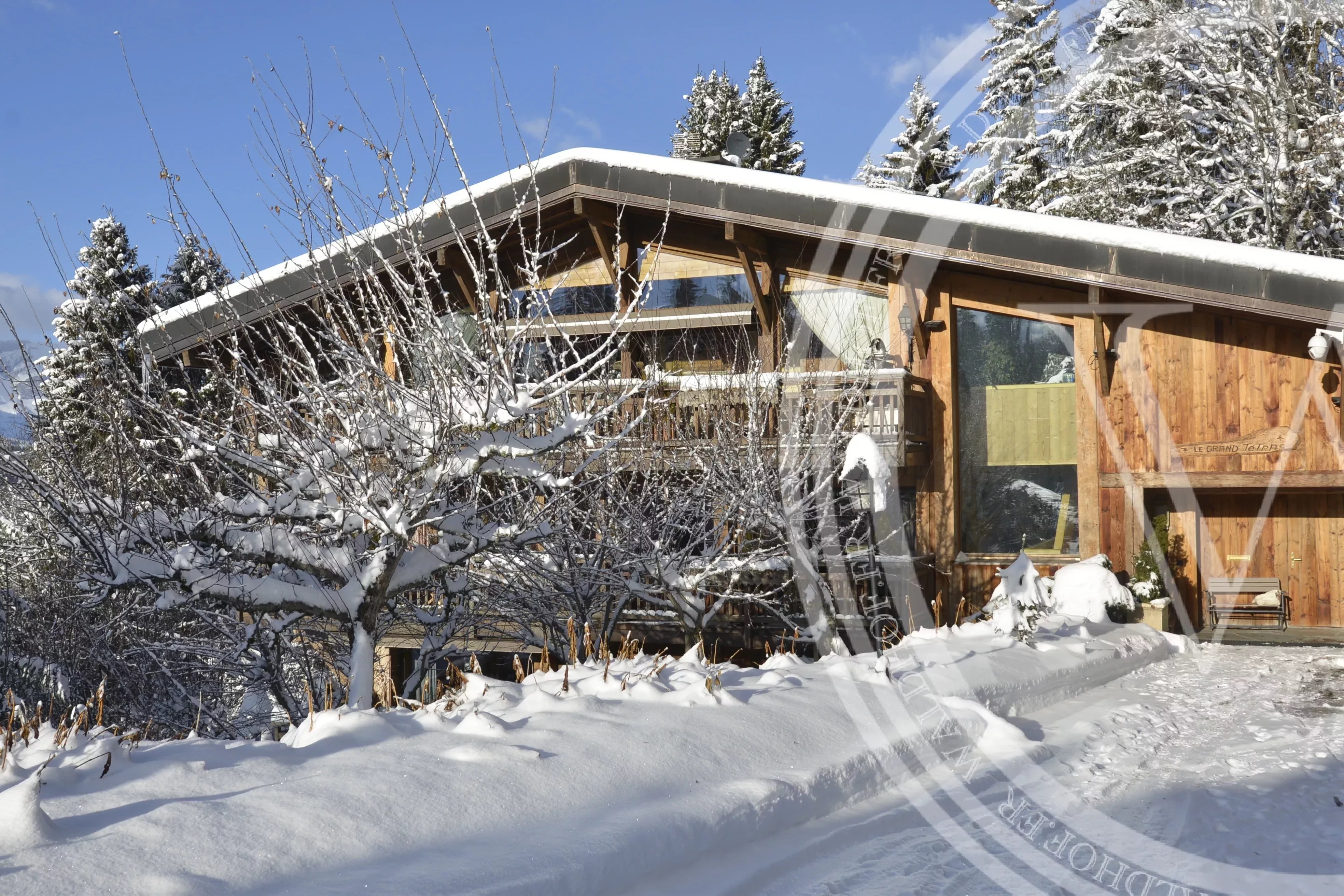 Unique 6 bedroom ski in/out chalet in Megève on a plot of land of 3900 m2